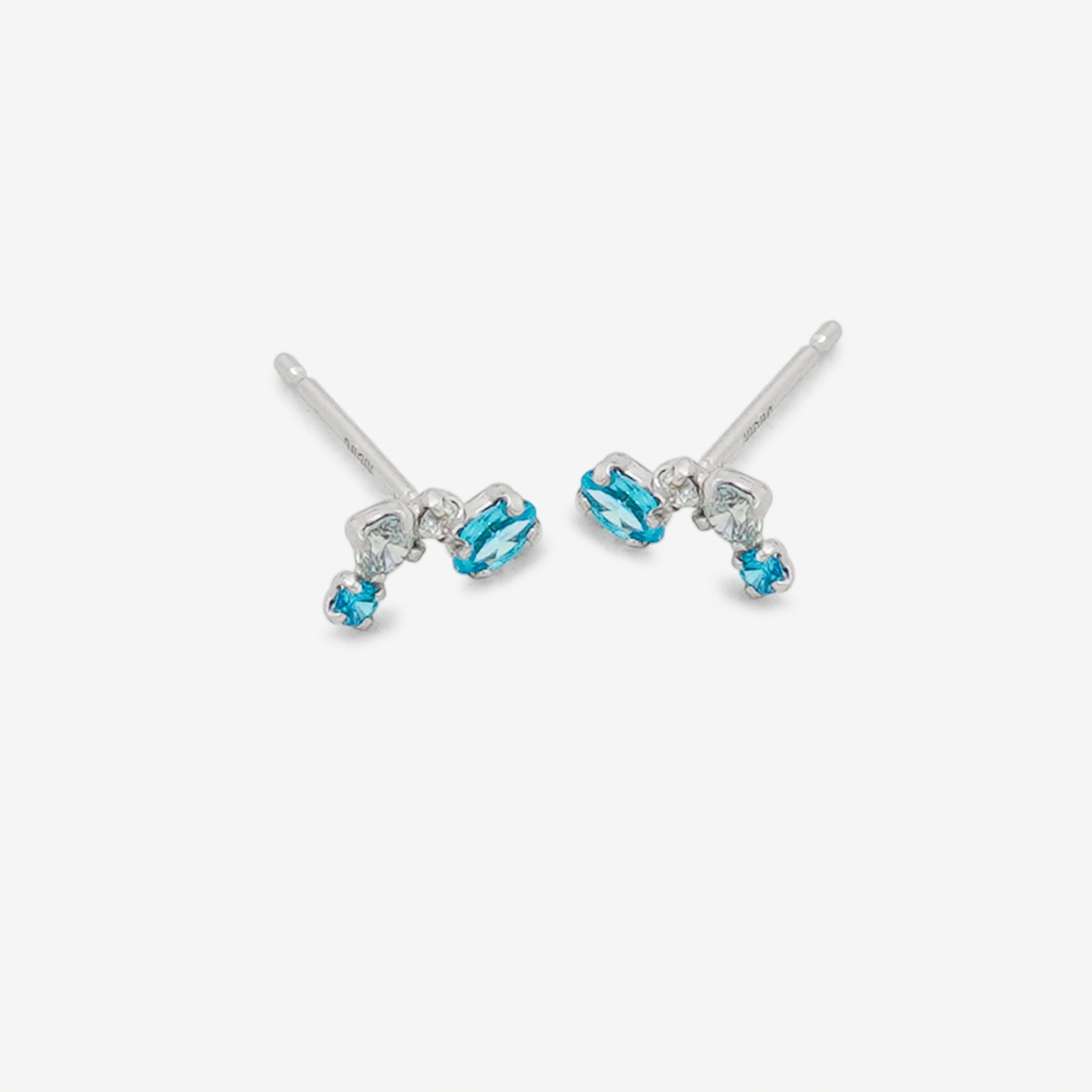 K10 ホワイトゴールド キュービックジルコニア ピアス