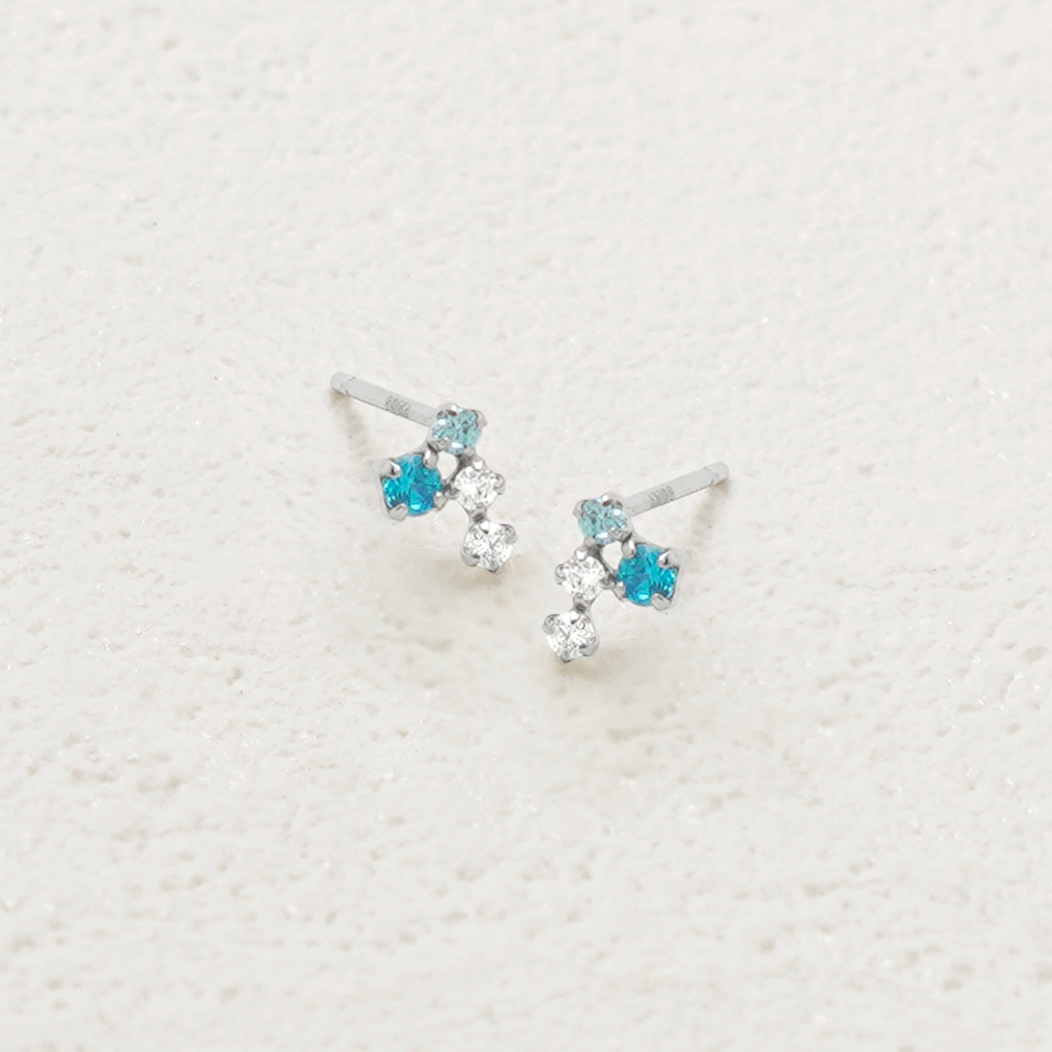 K10 ホワイトゴールド キュービックジルコニア ピアス