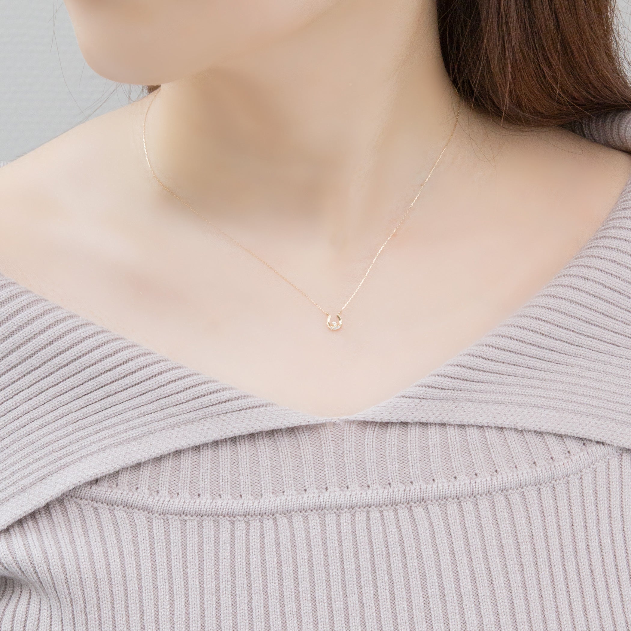 11月誕生石 K10 イエローゴールド ホワイトトパーズ 馬蹄 ネックレス