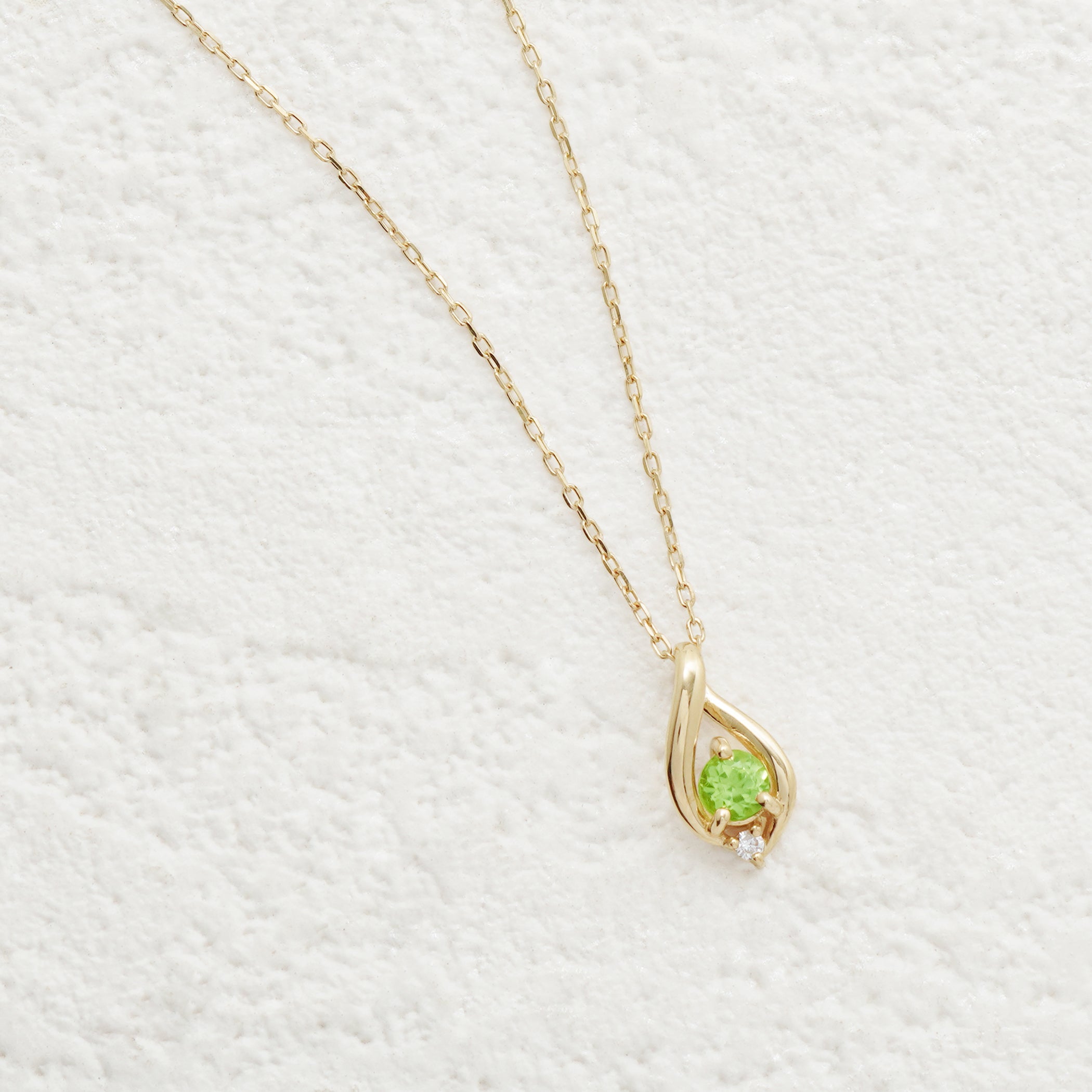 【WEB限定】8月誕生石 K10 イエローゴールド ペリドット しずく ネックレス