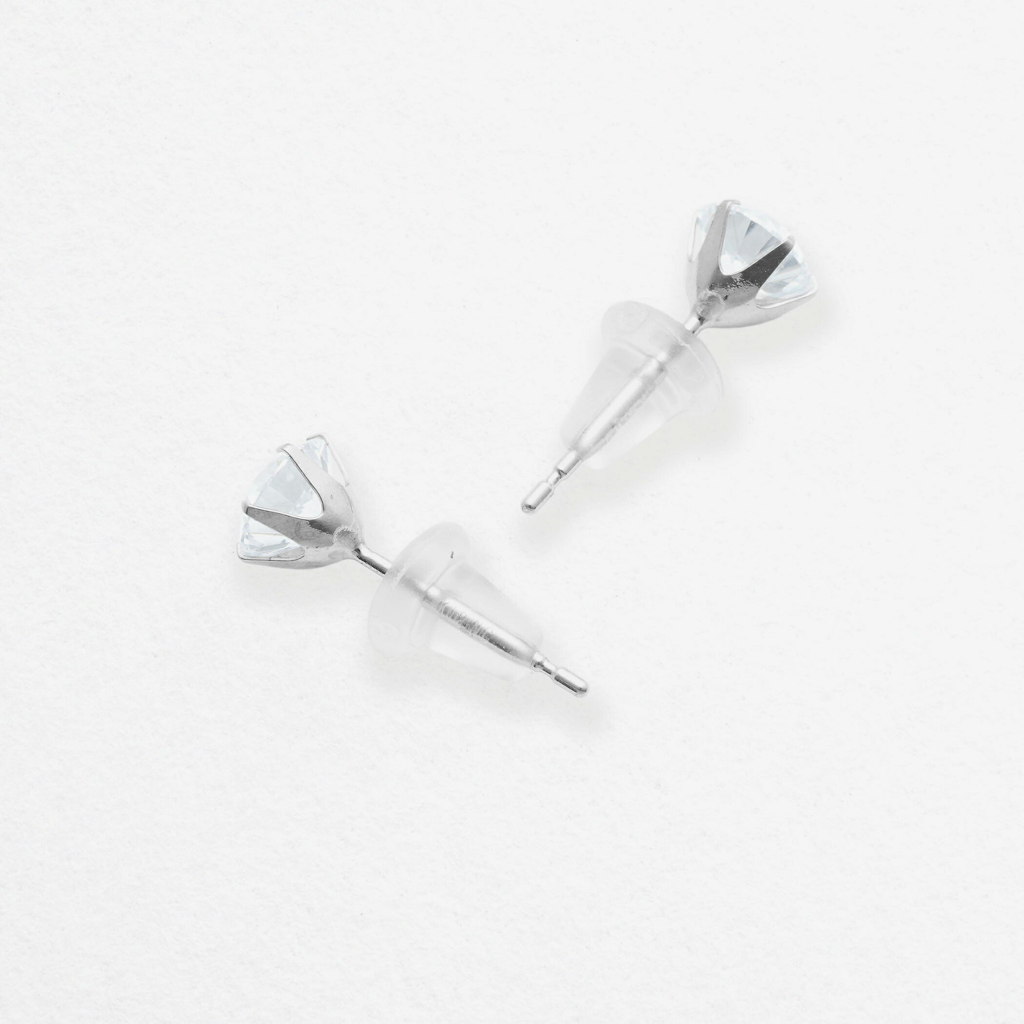 K18 ホワイトゴールド キュービックジルコニア ピアス(5mm)