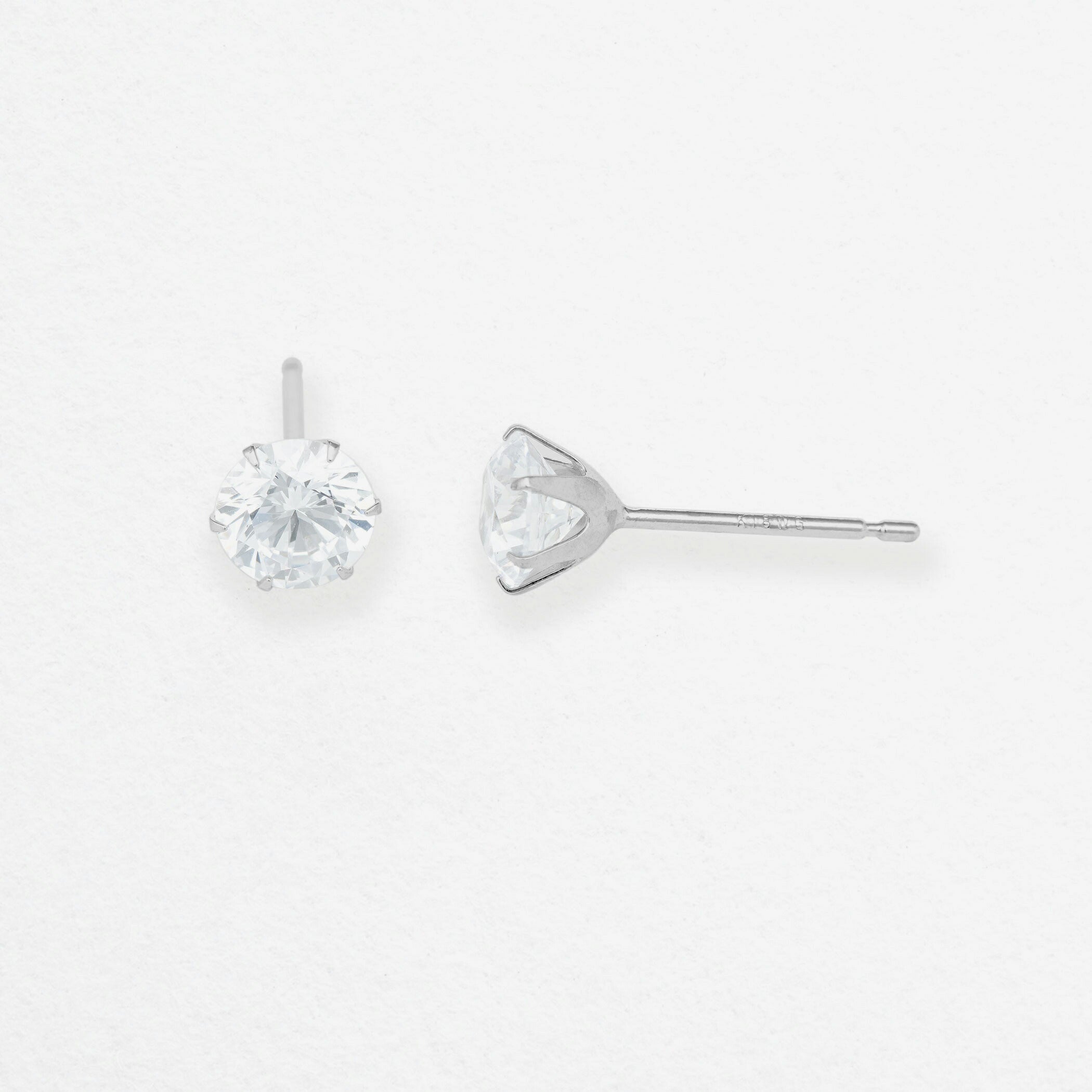 K18 ホワイトゴールド キュービックジルコニア ピアス(5mm)