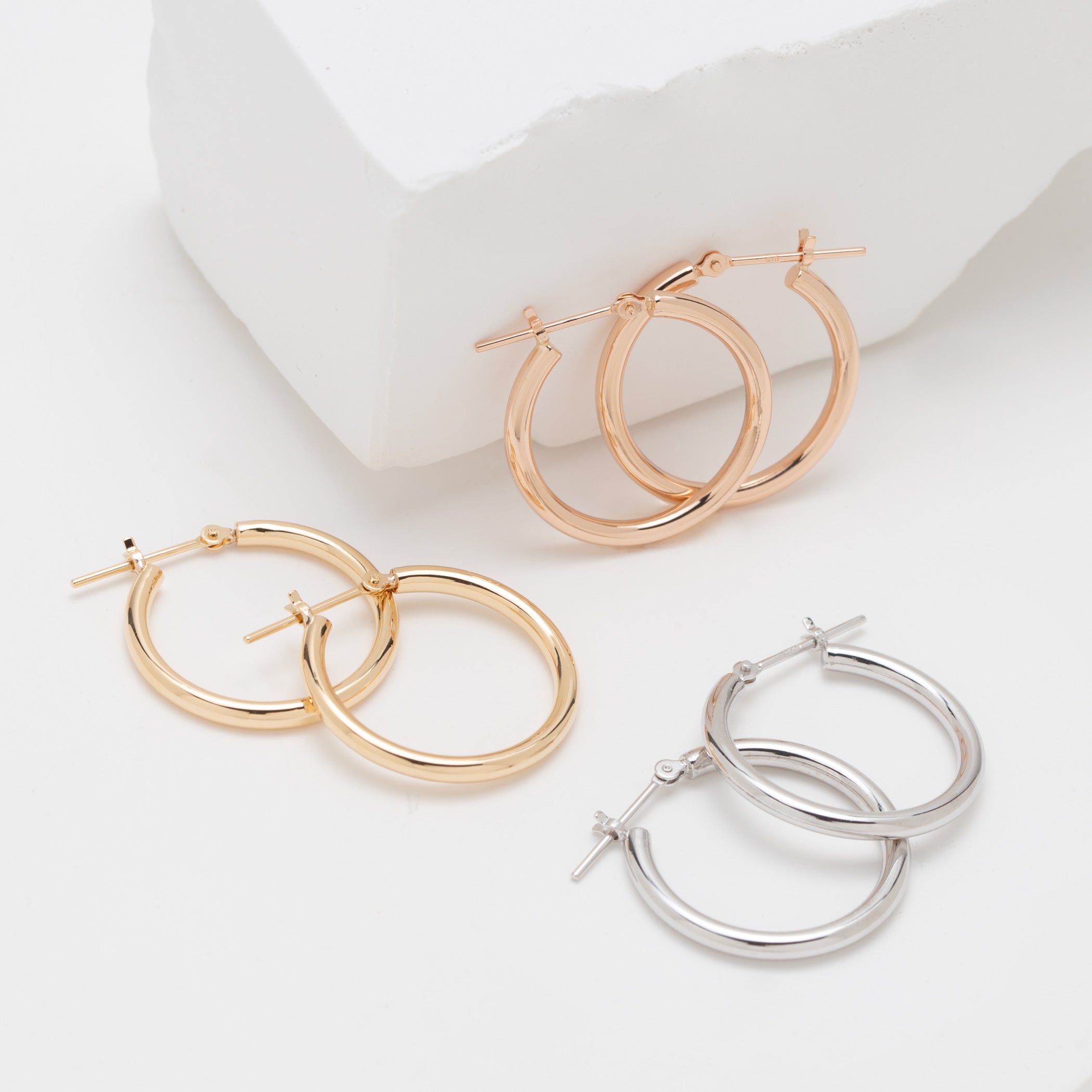 K18 ホワイトゴールド フープ ピアス（20mm） – Milluflora | ミル