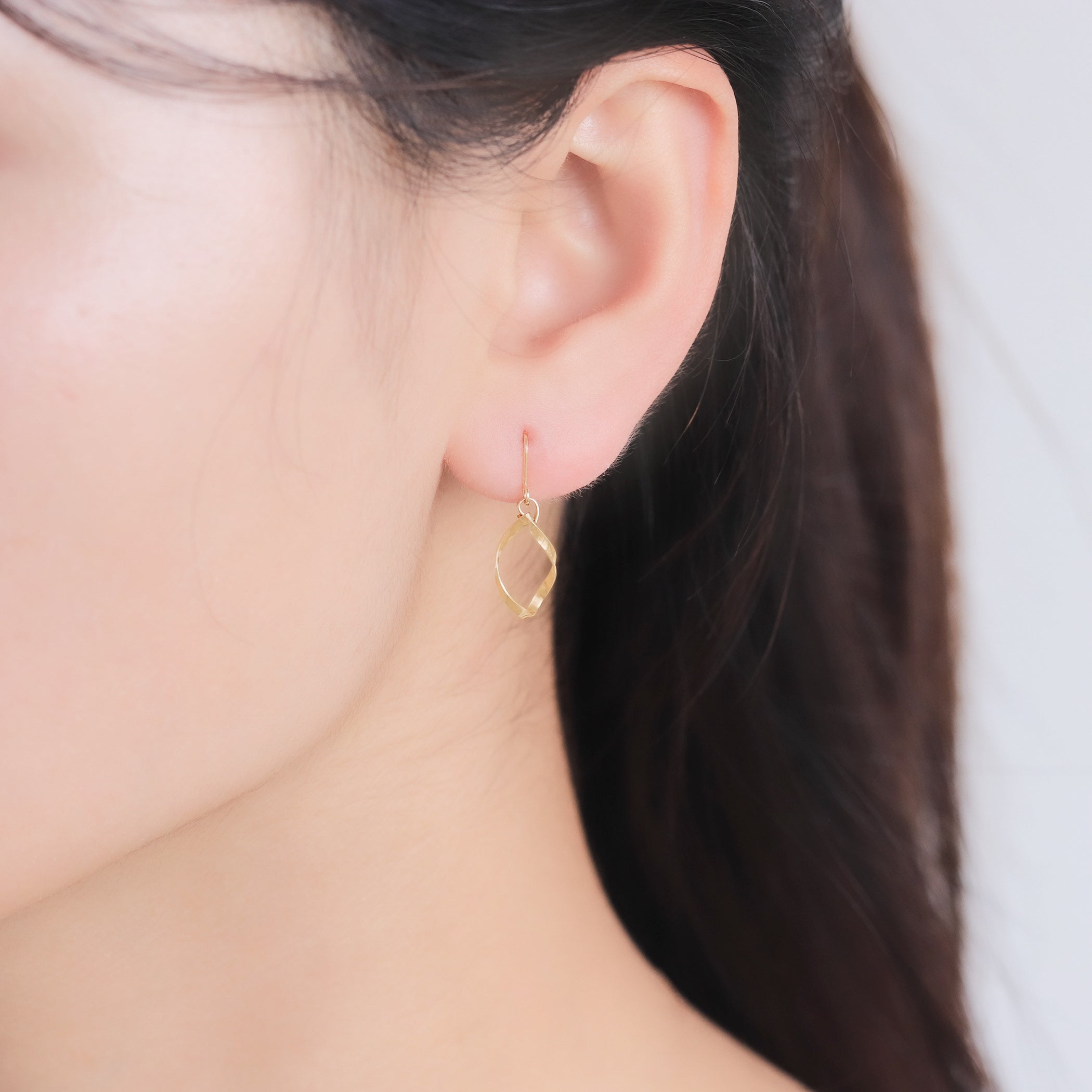 K10 イエローゴールド フック ピアス – Milluflora | ミルフローラ
