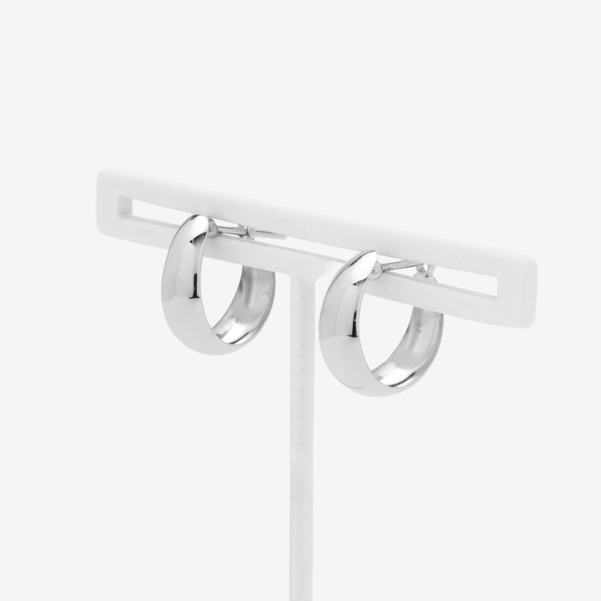 プラチナ フープ ピアス – Milluflora | ミルフローラ – エステール