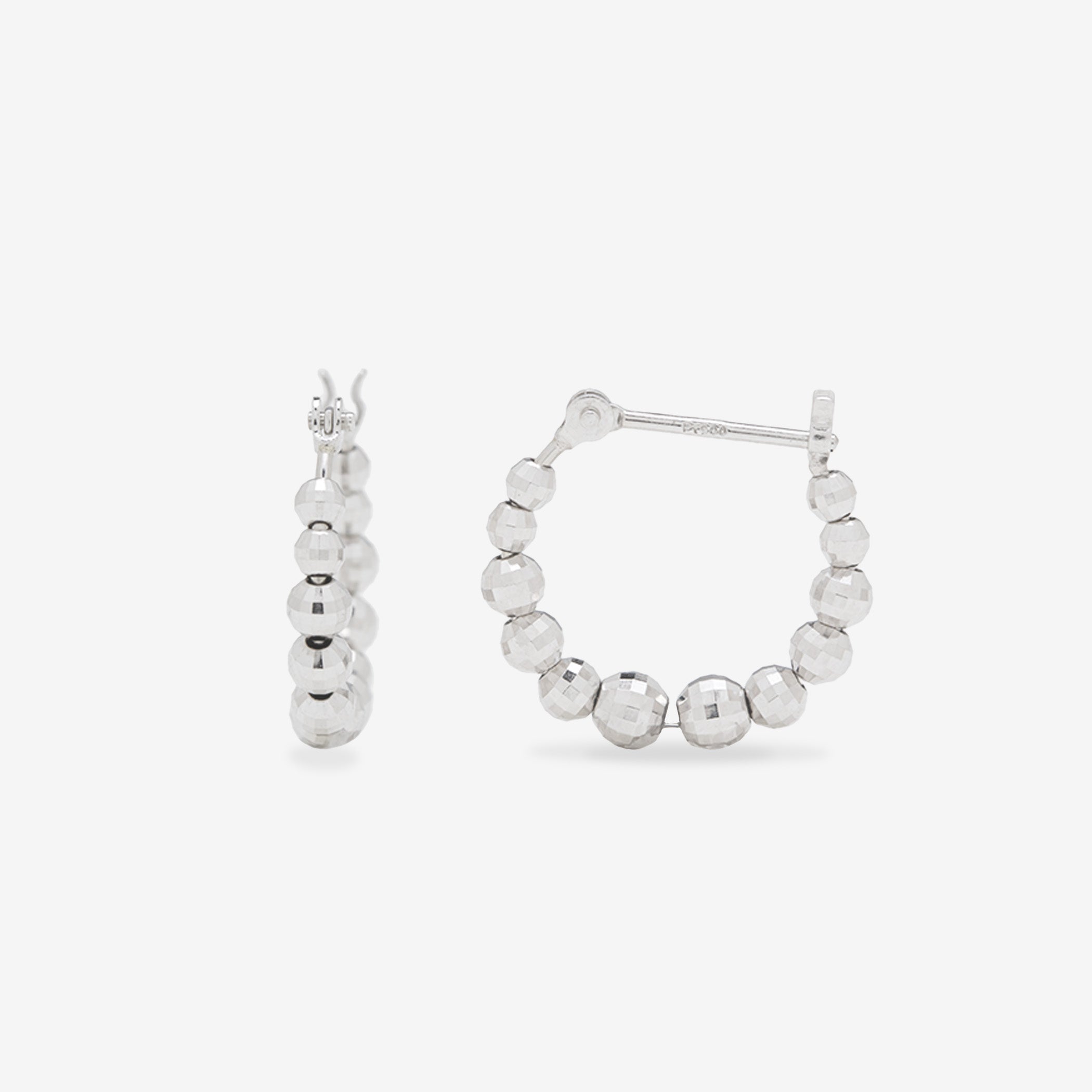 プラチナ フープ ピアス