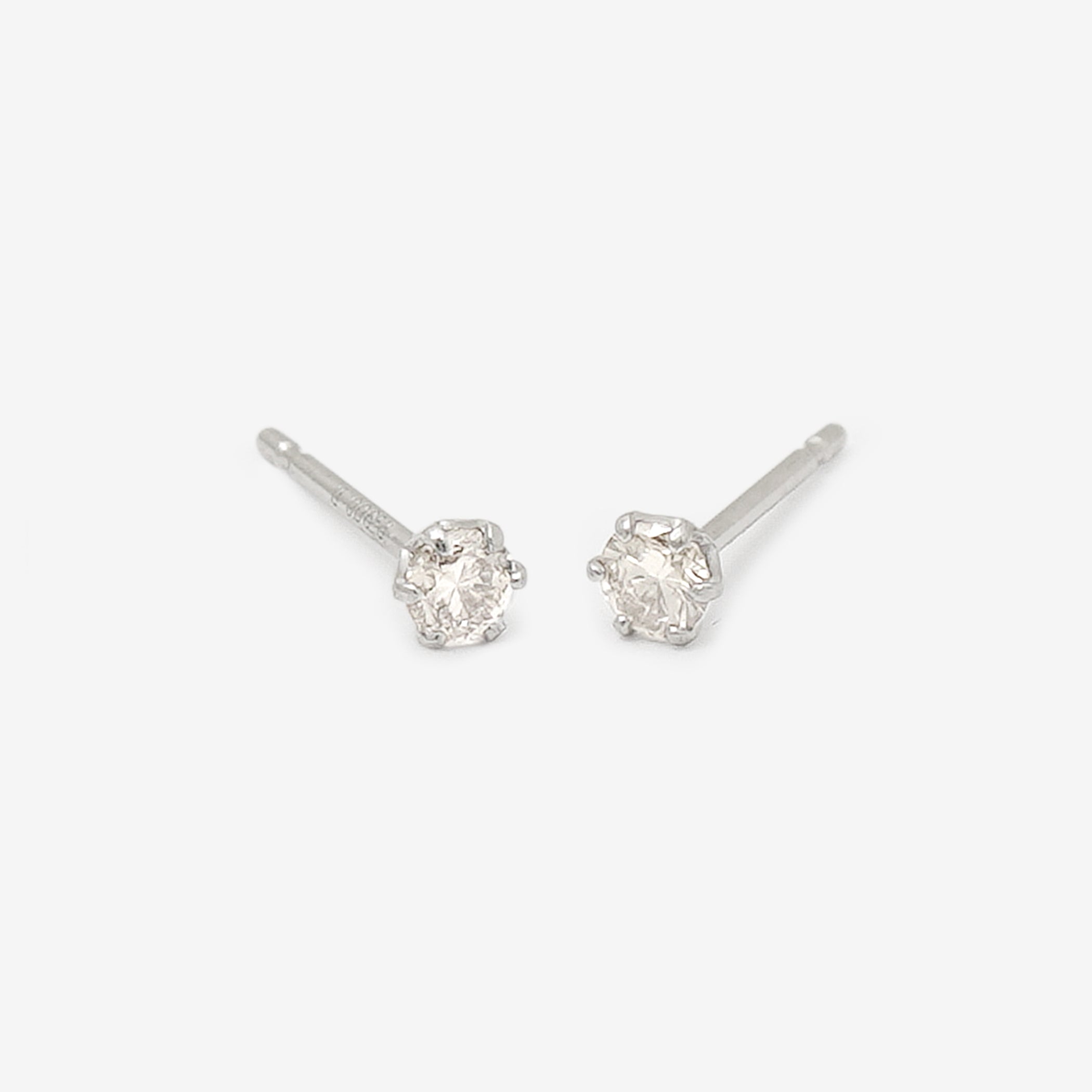 WEB限定】K18 ホワイトゴールド ダイヤモンド ピアス（0.12ct