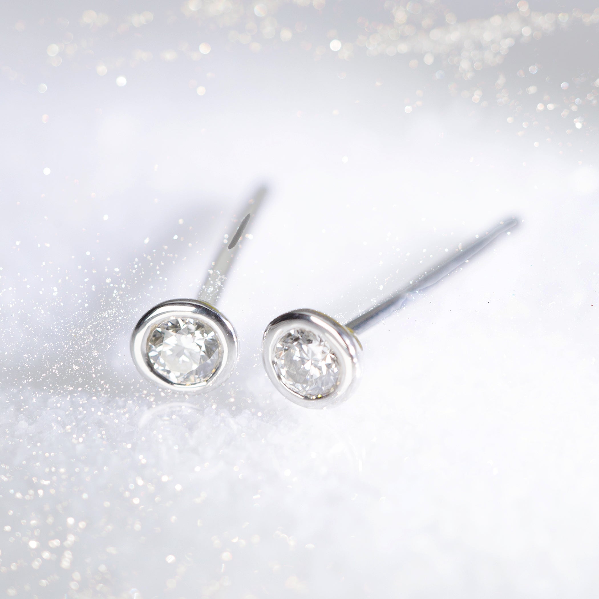 【WEB限定】K18 ホワイトゴールド ダイヤモンド ピアス