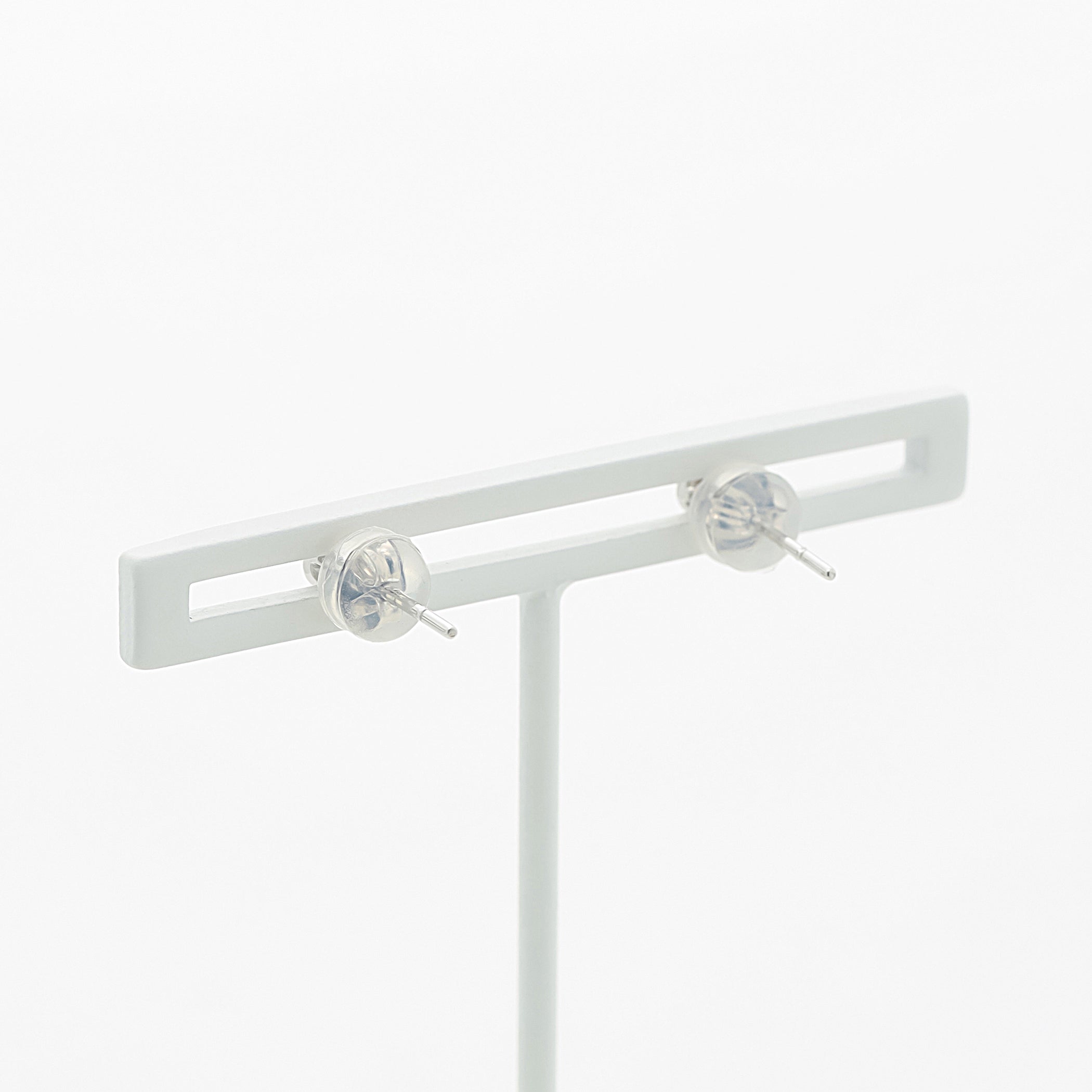 WEB限定】K18 ホワイトゴールド ダイヤモンド ピアス – Milluflora