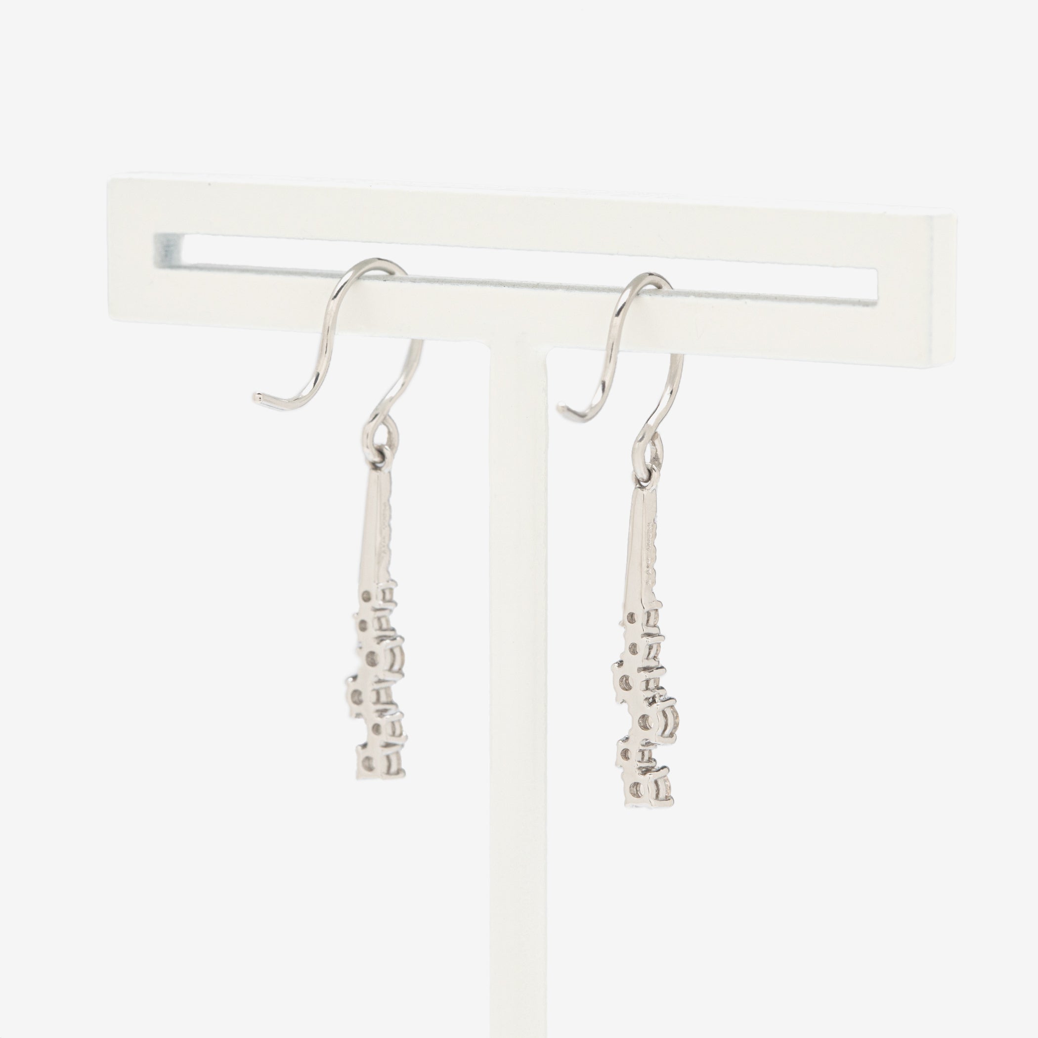 【期間限定セール】プラチナ ダイヤモンド フック ピアス