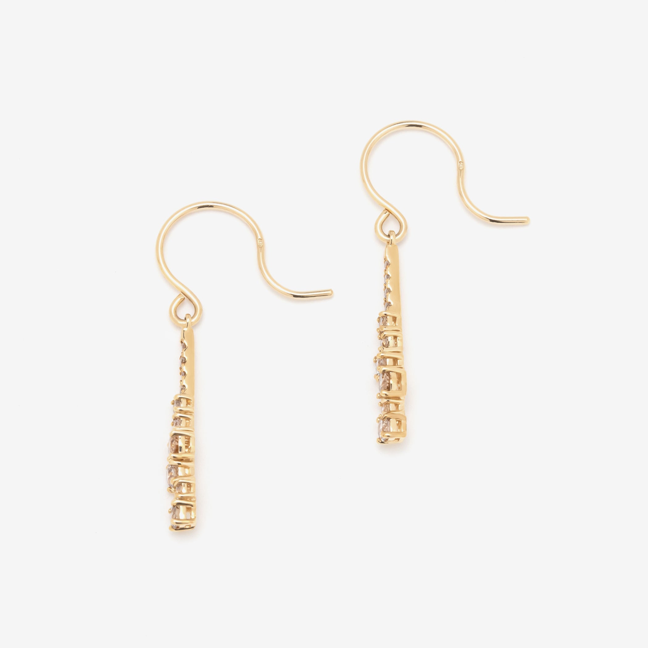 K18 イエローゴールド　ダイヤモンド　フックピアス K18 イエローゴールド ダイヤモンド フック ピアス – Milluflora