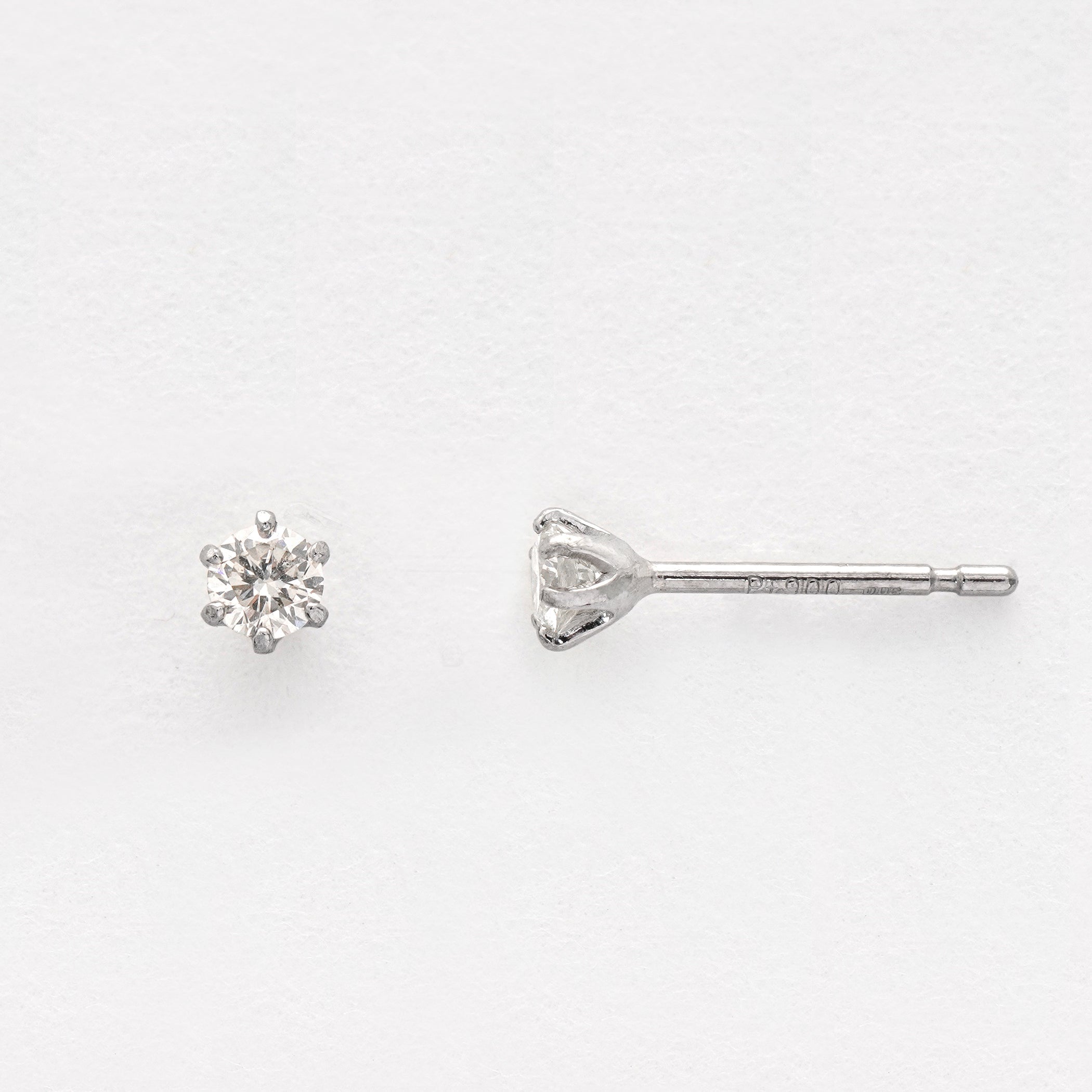 【WEB限定】プラチナ ダイヤモンド ピアス（0.12ct）