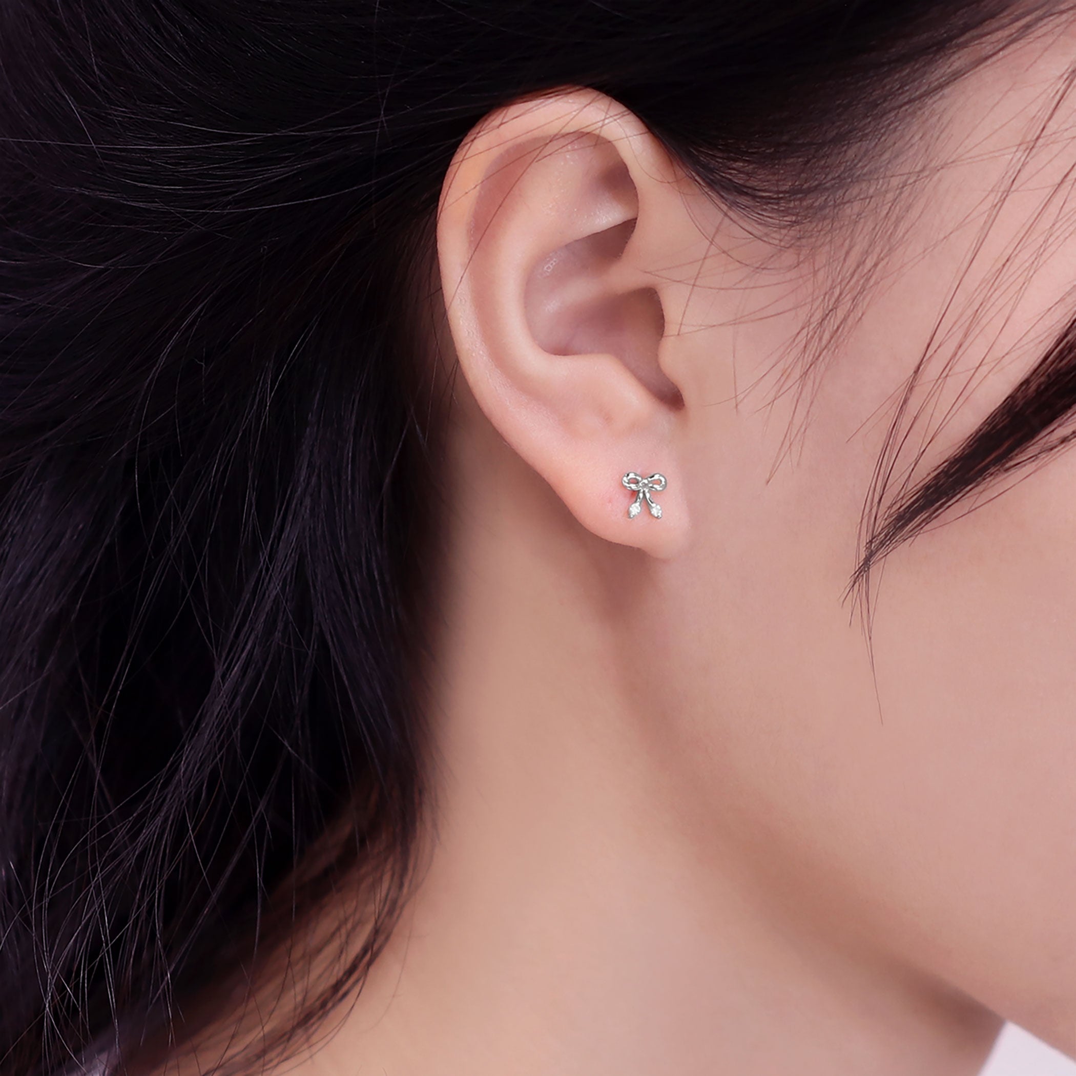 【WEB限定】K10 ホワイトゴールド ダイヤモンド リボン ピアス
