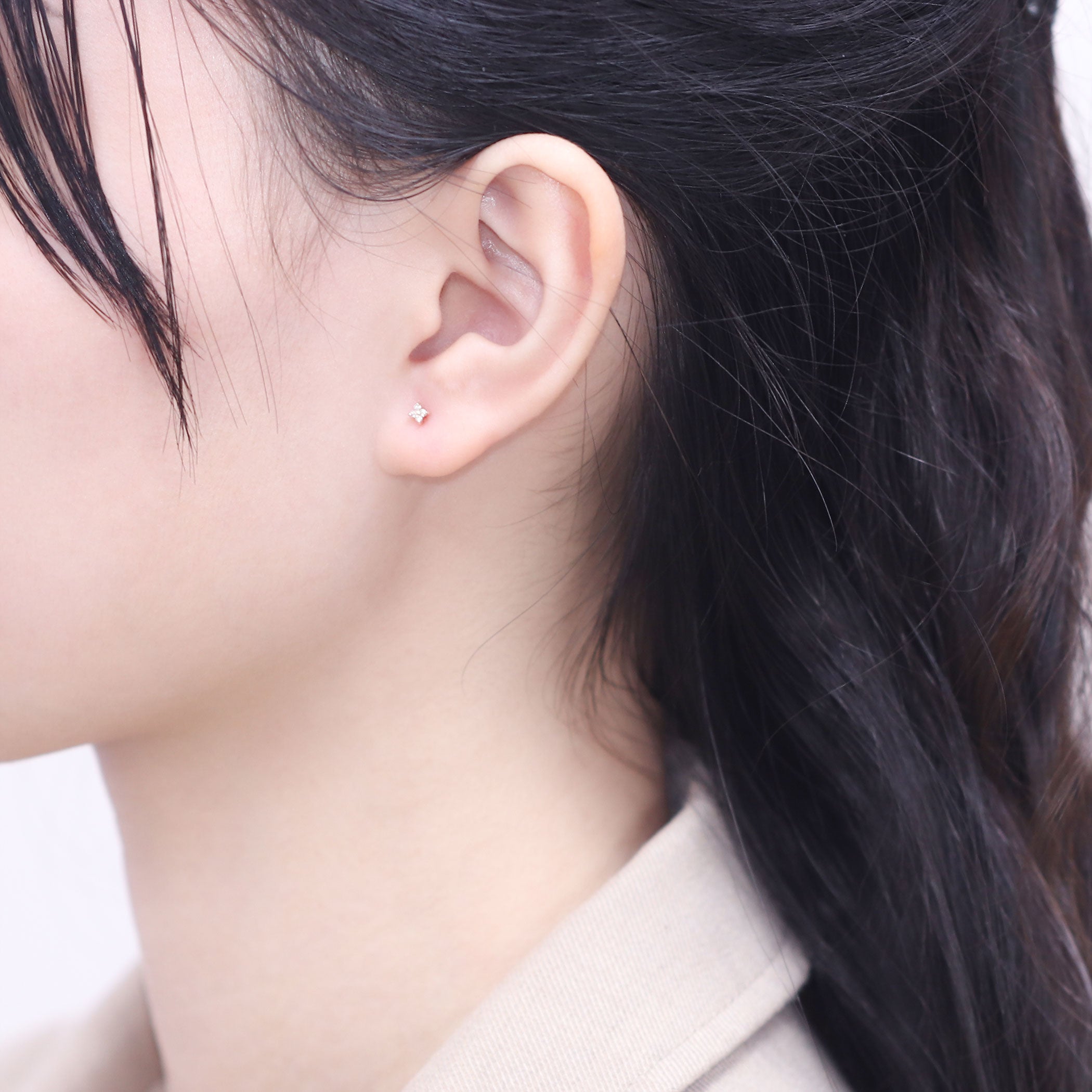 WEB限定】K10 イエローゴールド ダイヤモンド フラワー ピアス