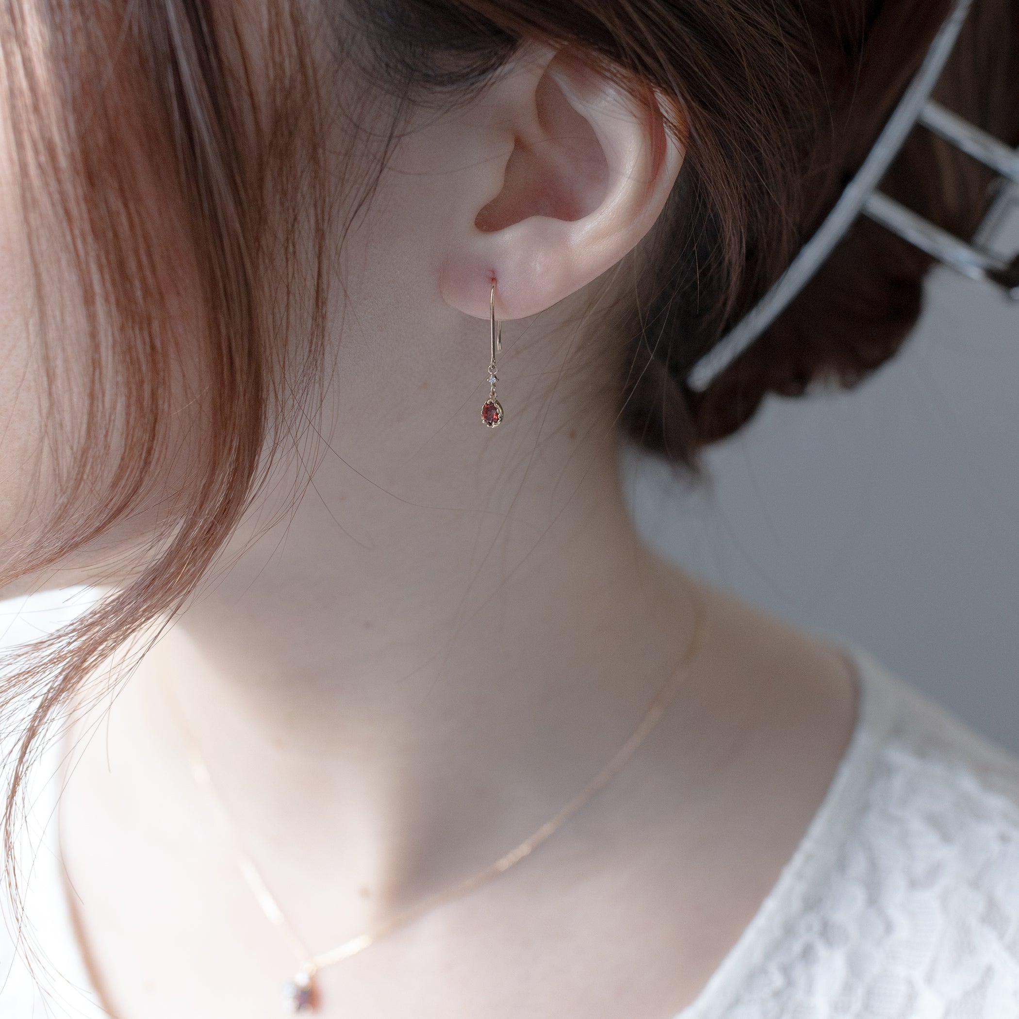 1月誕生石 K10 イエローゴールド ガーネット しずく フック ピアス