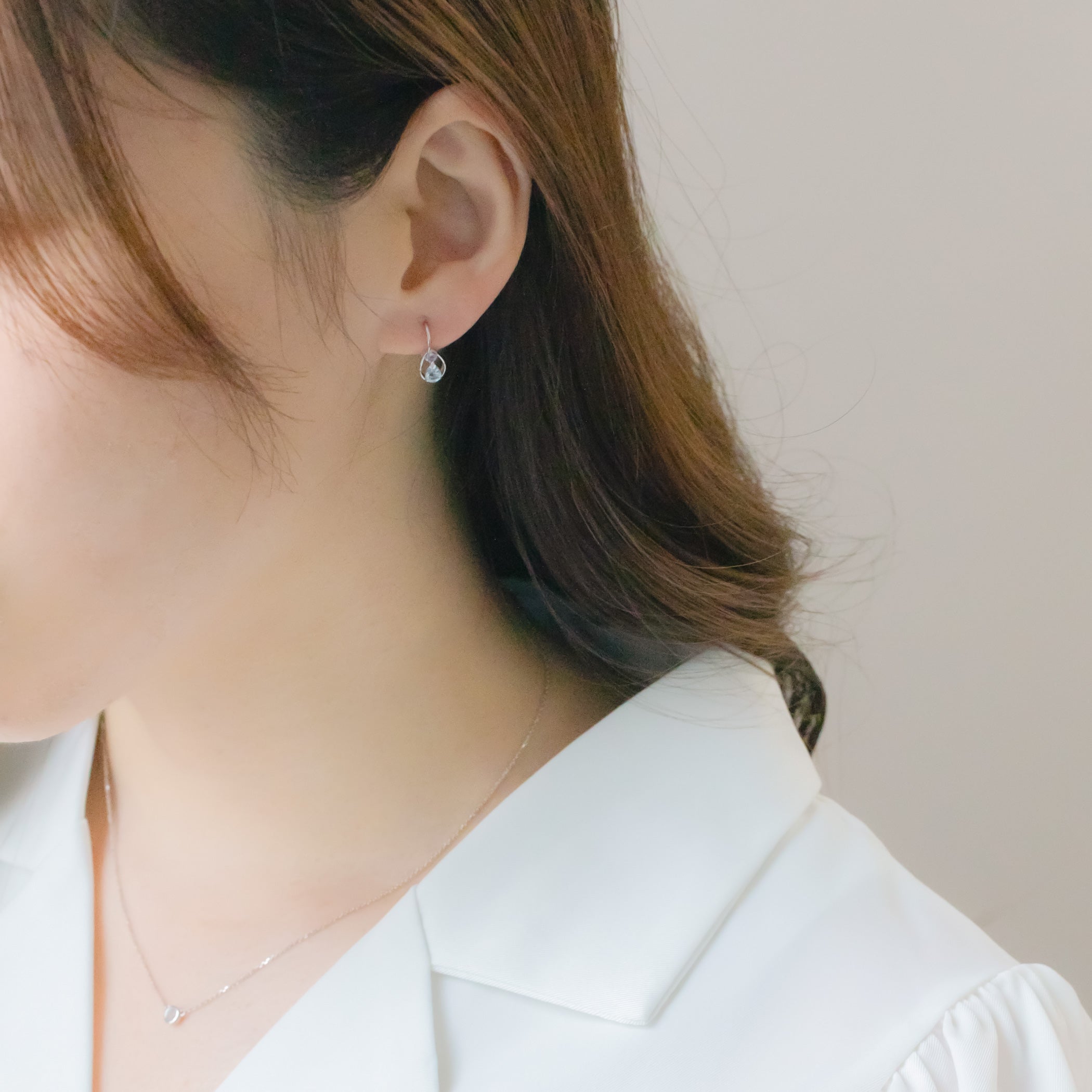 11月誕生石 K10 ホワイトゴールド ブルートパーズ しずく フック ピアス