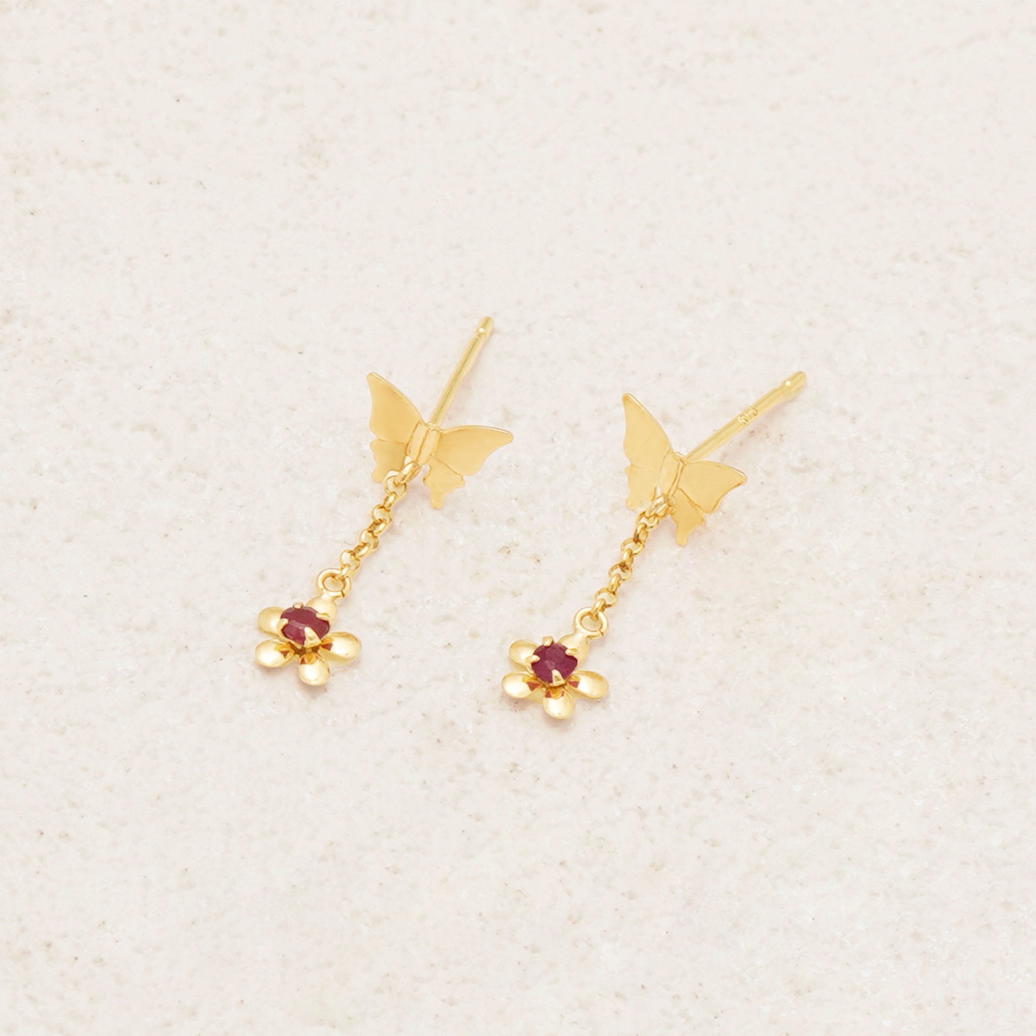ゴールドカーブデザインピアス（ルビー） K10 イエローゴールド ルビー バタフライ ピアス – Milluflora | ミル
