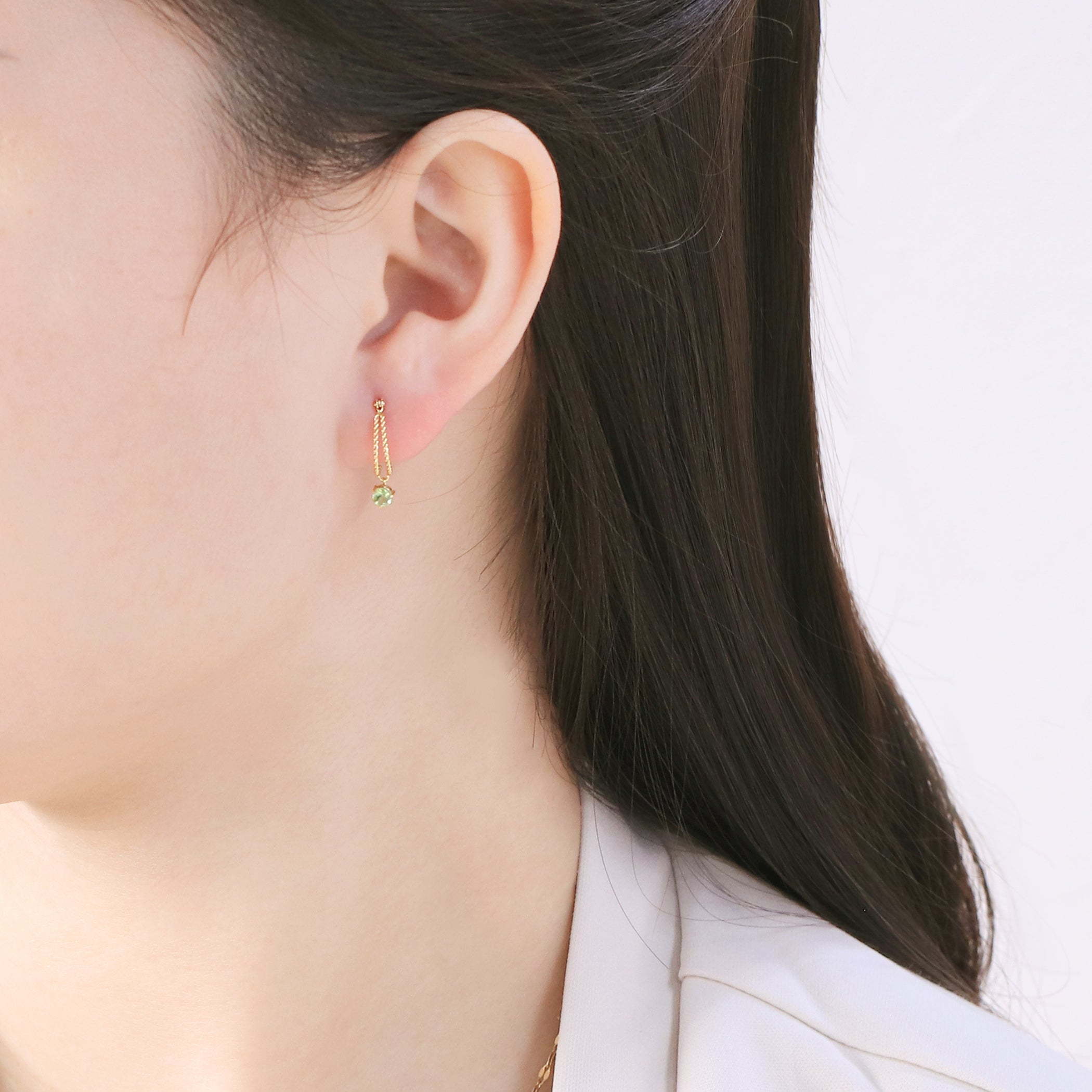 8月誕生石 K10 イエローゴールド ペリドット ピアス