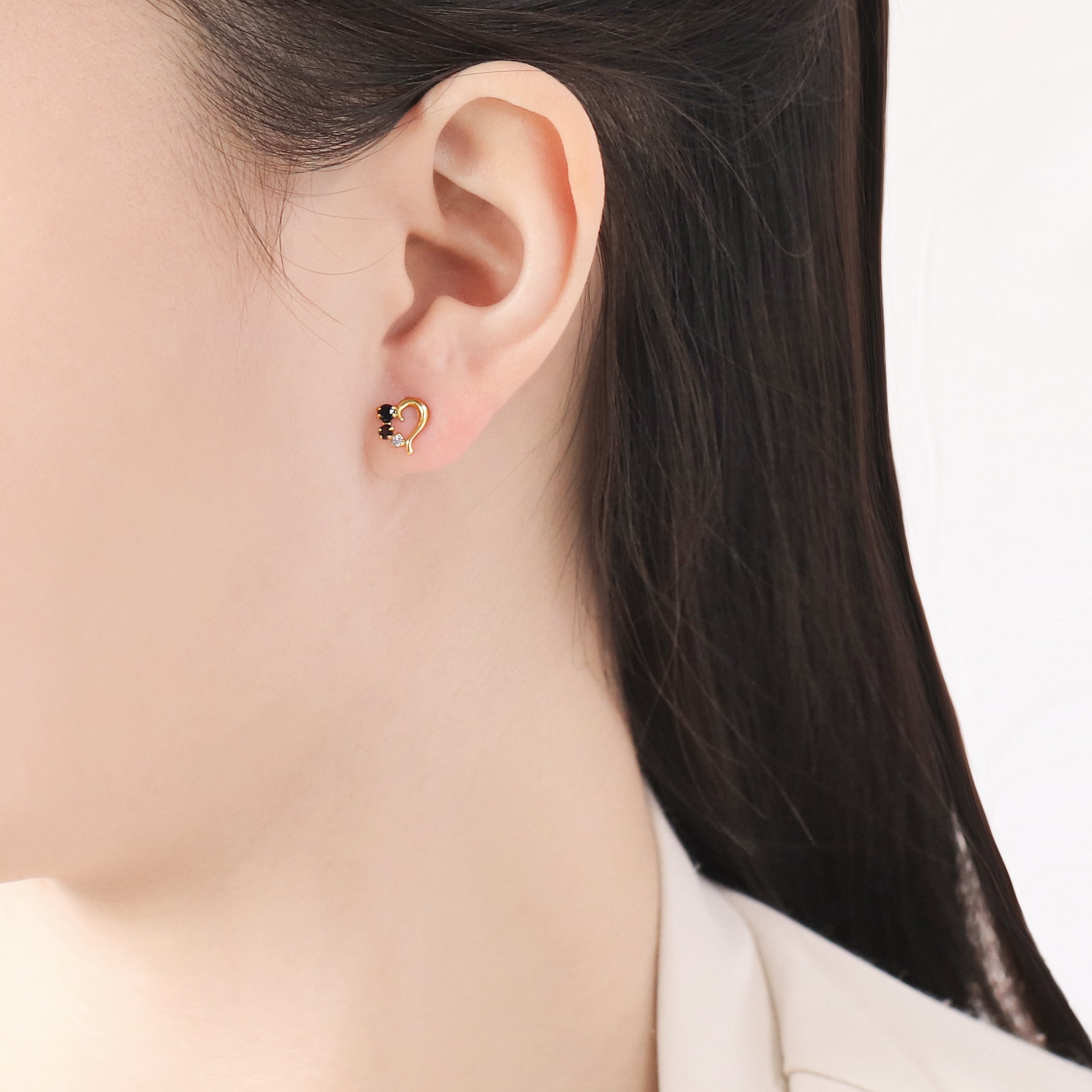 【WEB限定】K10 イエローゴールド オニキス ハート ピアス