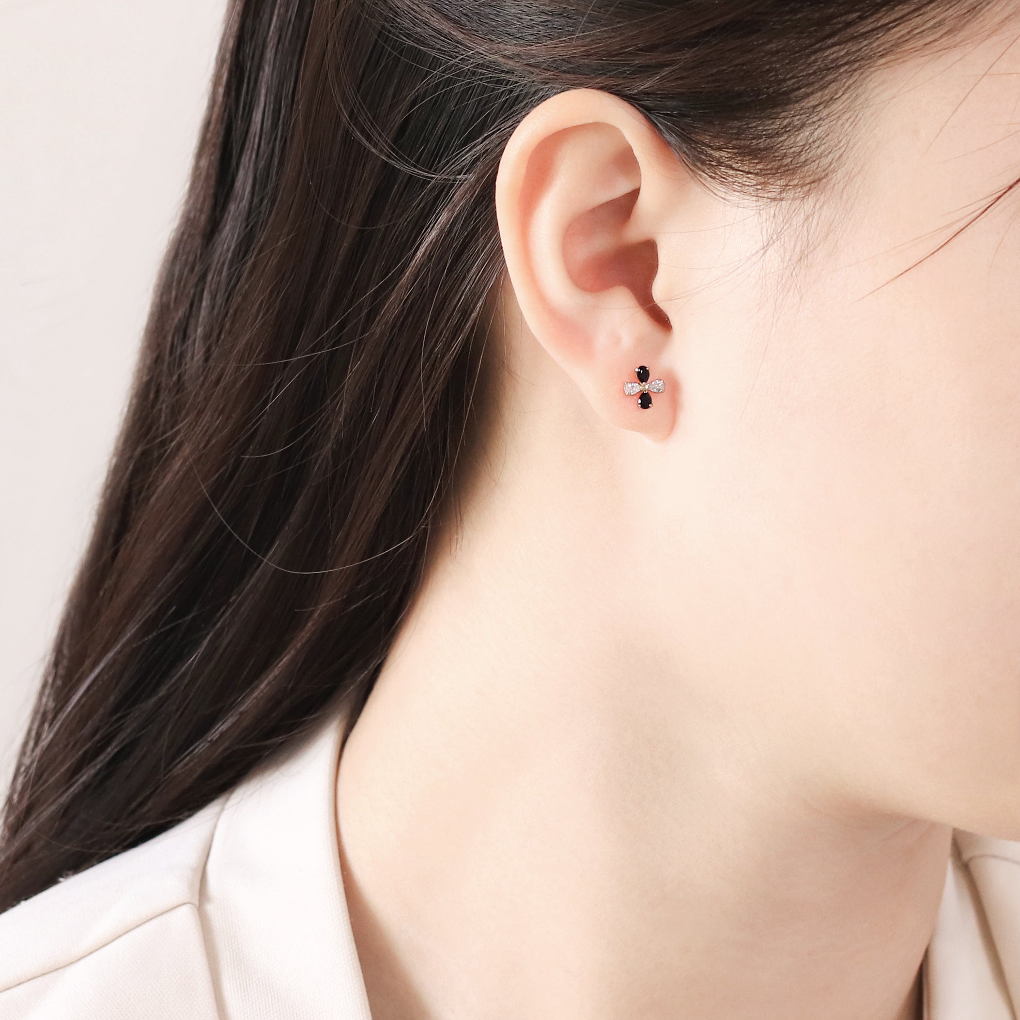 【WEB限定】K10 イエローゴールド オニキス フラワー ピアス