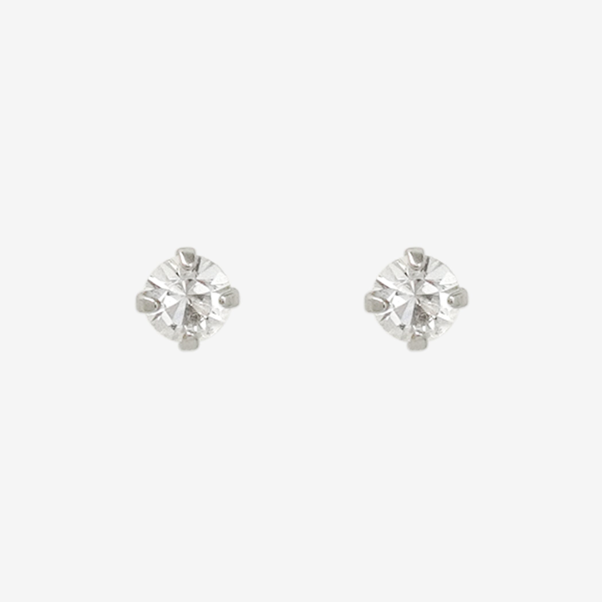 キュービックジルコニア ピアス（ポスト チタン）