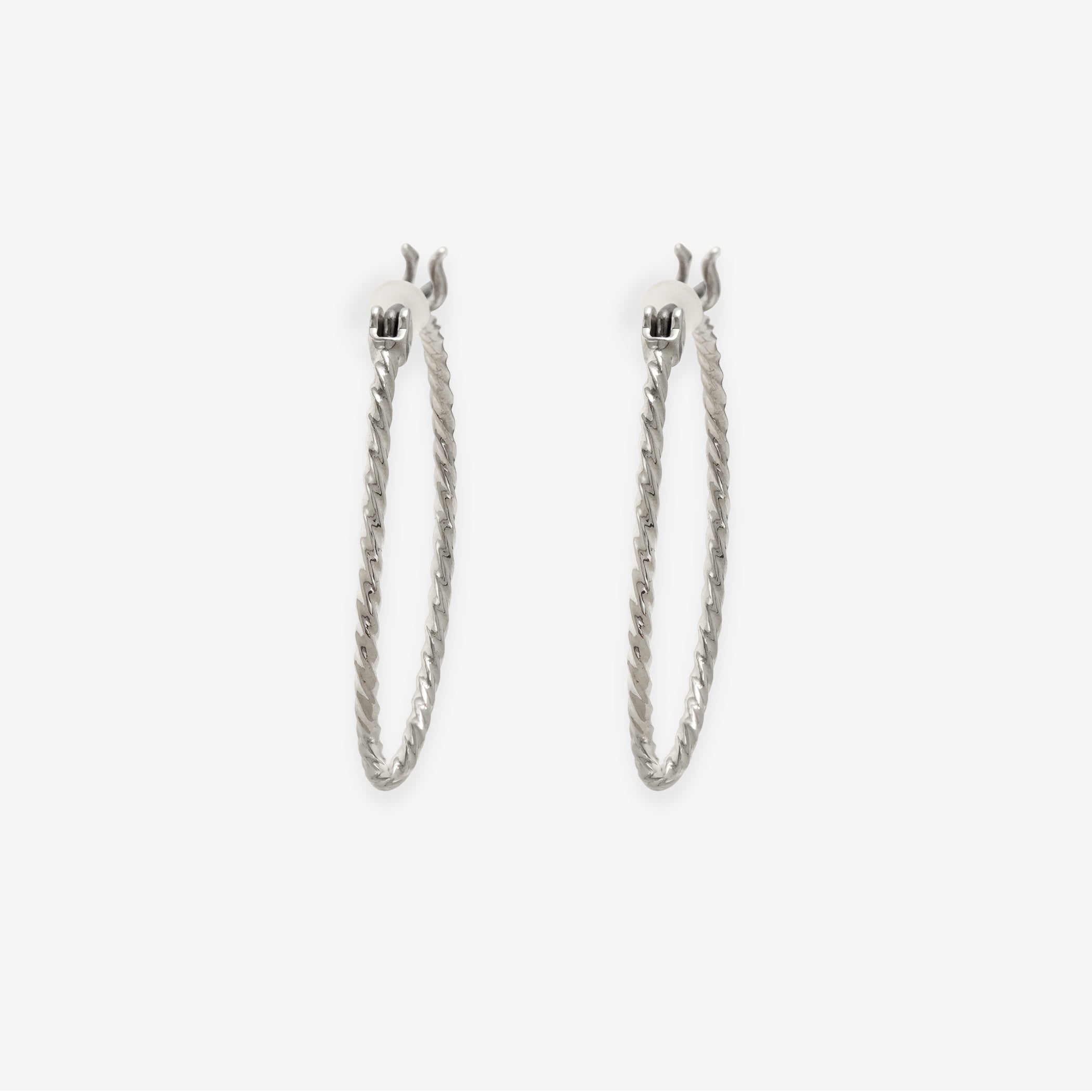 フープ ピアス（ポスト チタン）（25mm）