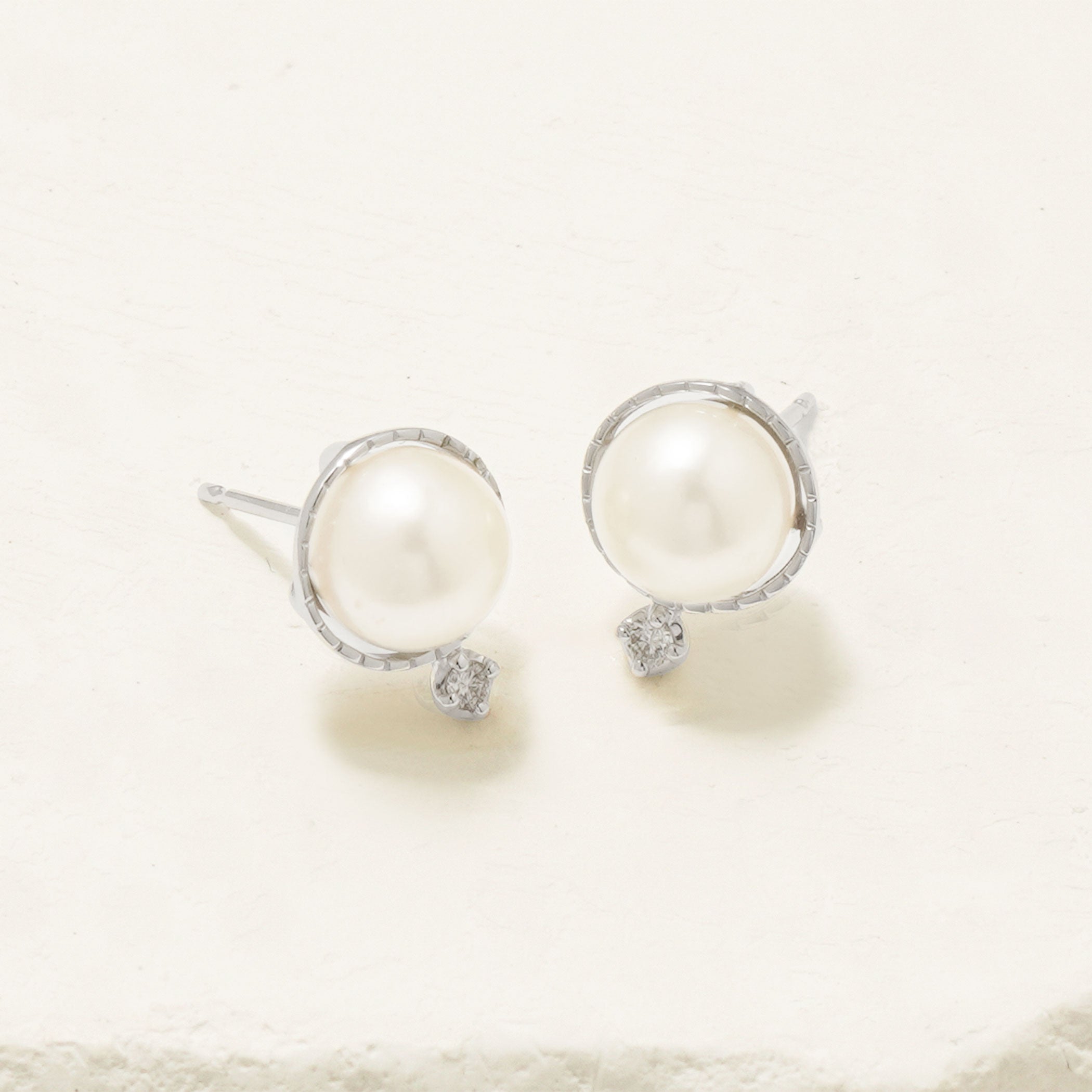 6月誕生石 K10 ホワイトゴールド あこや真珠 ピアス