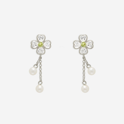 8月誕生石 K10 ホワイトゴールド ペリドット クローバー ピアス