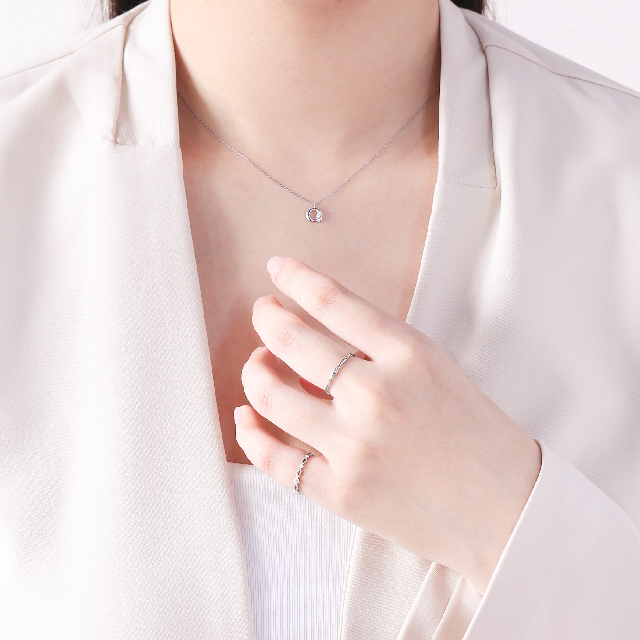 K10 ホワイトゴールド ダイヤモンド ムーン ネックレス – Milluflora