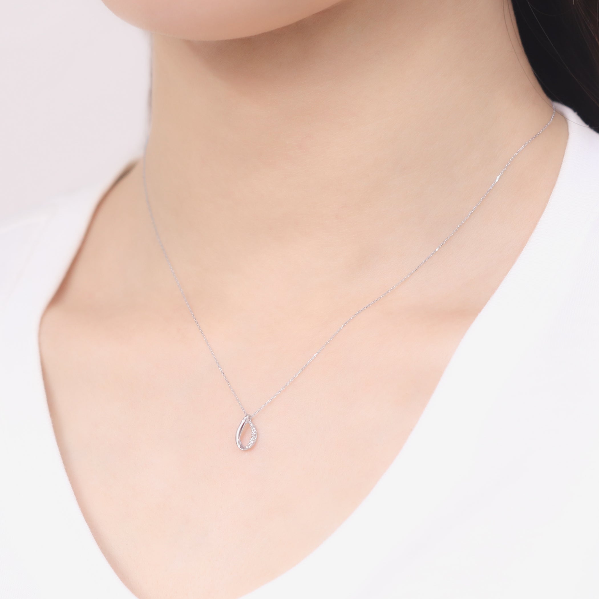 エステール ブルーム ダンシング ダイヤモンド ホワイトゴールド ネックレス trim_fce_item6283d88226869.jpg