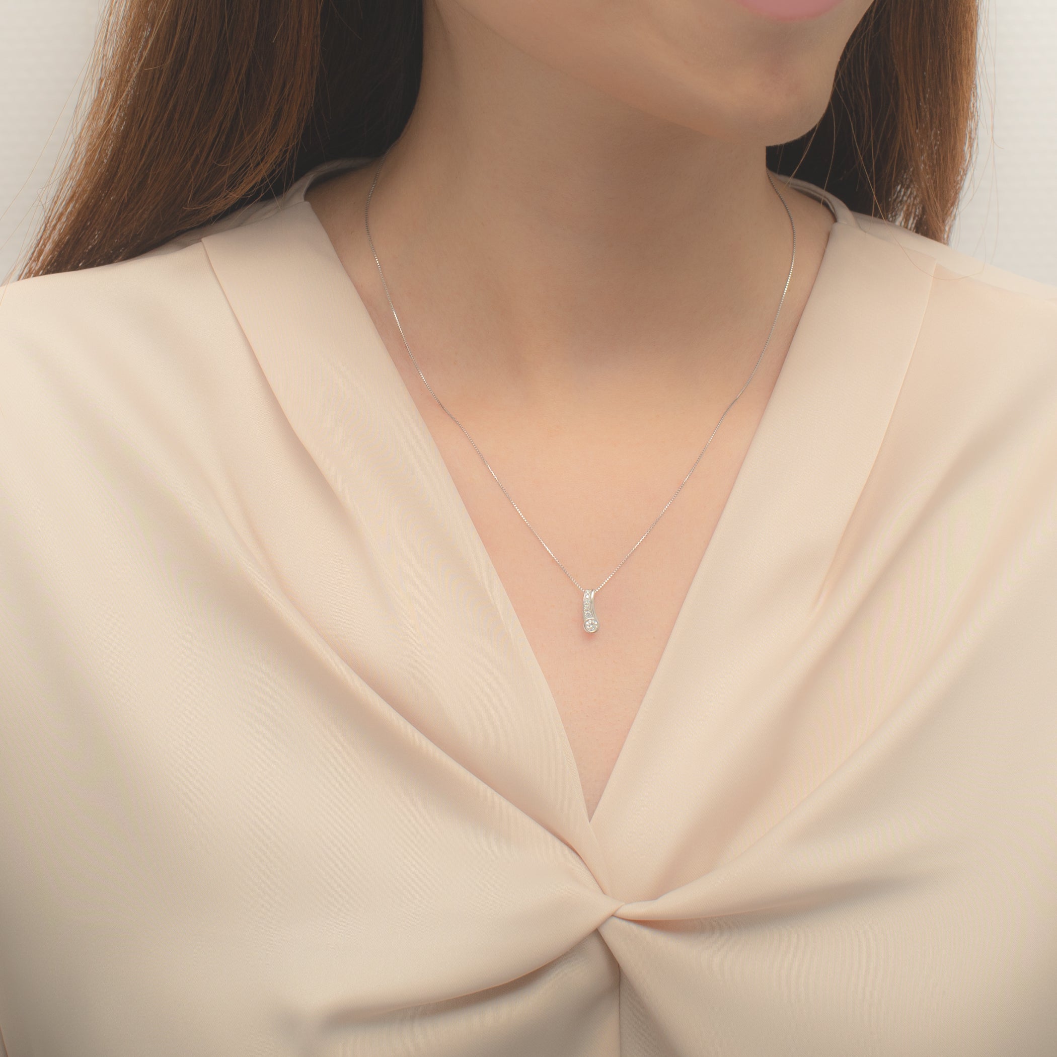 プラチナ ダイヤモンド ネックレス（0.10ct）