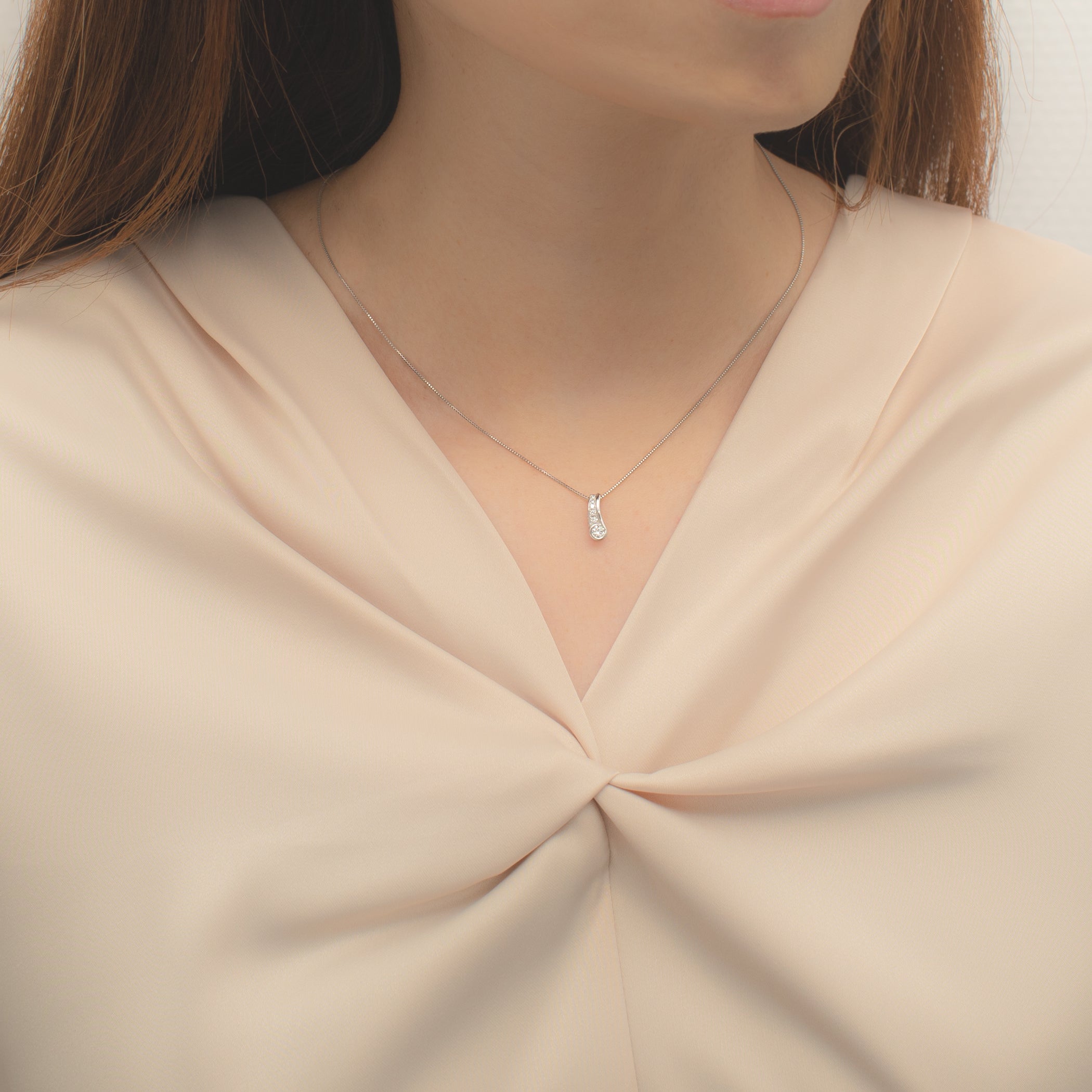 プラチナ ダイヤモンド ネックレス（0.10ct）