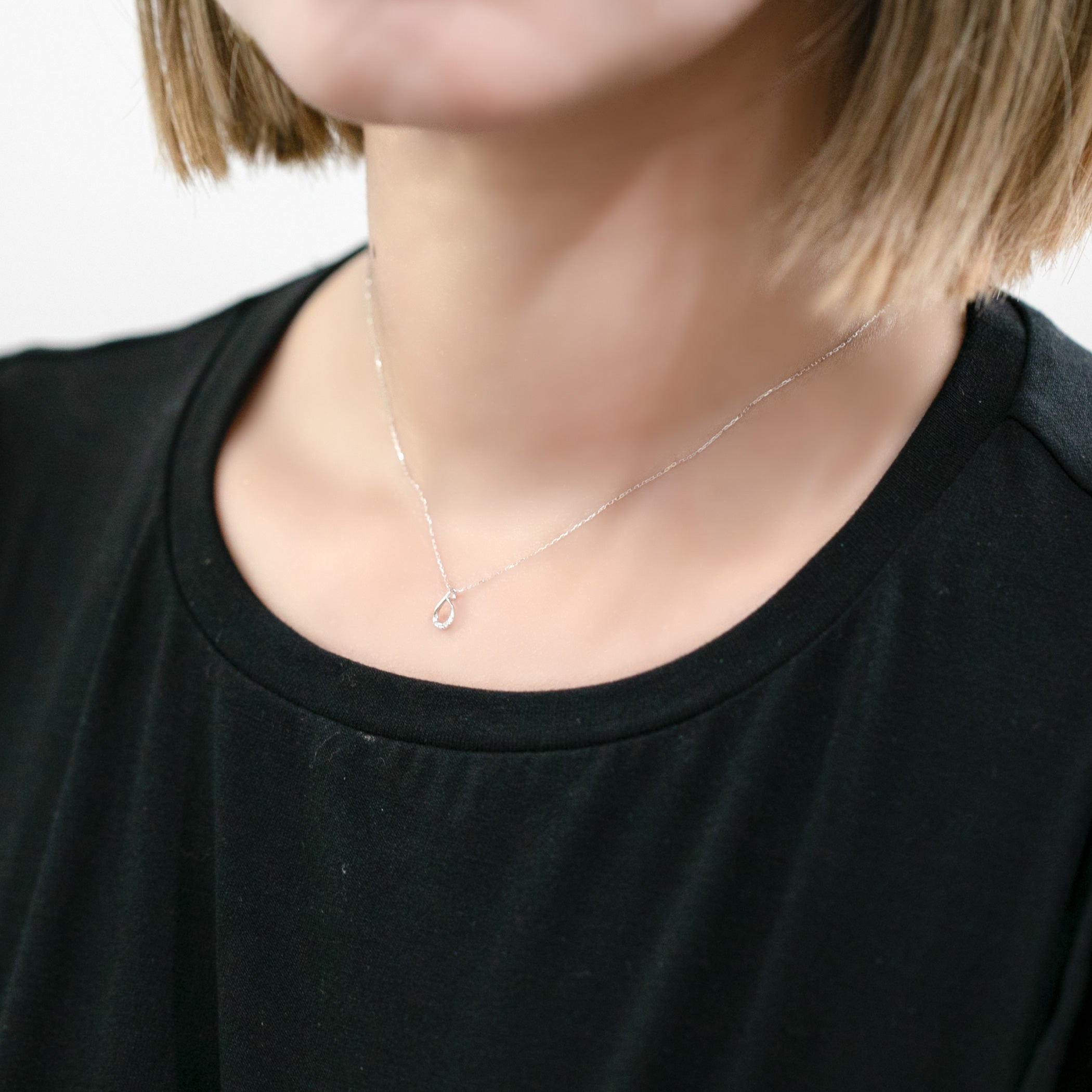 【WEB限定】K10 ホワイトゴールド ダイヤモンド しずく ネックレス
