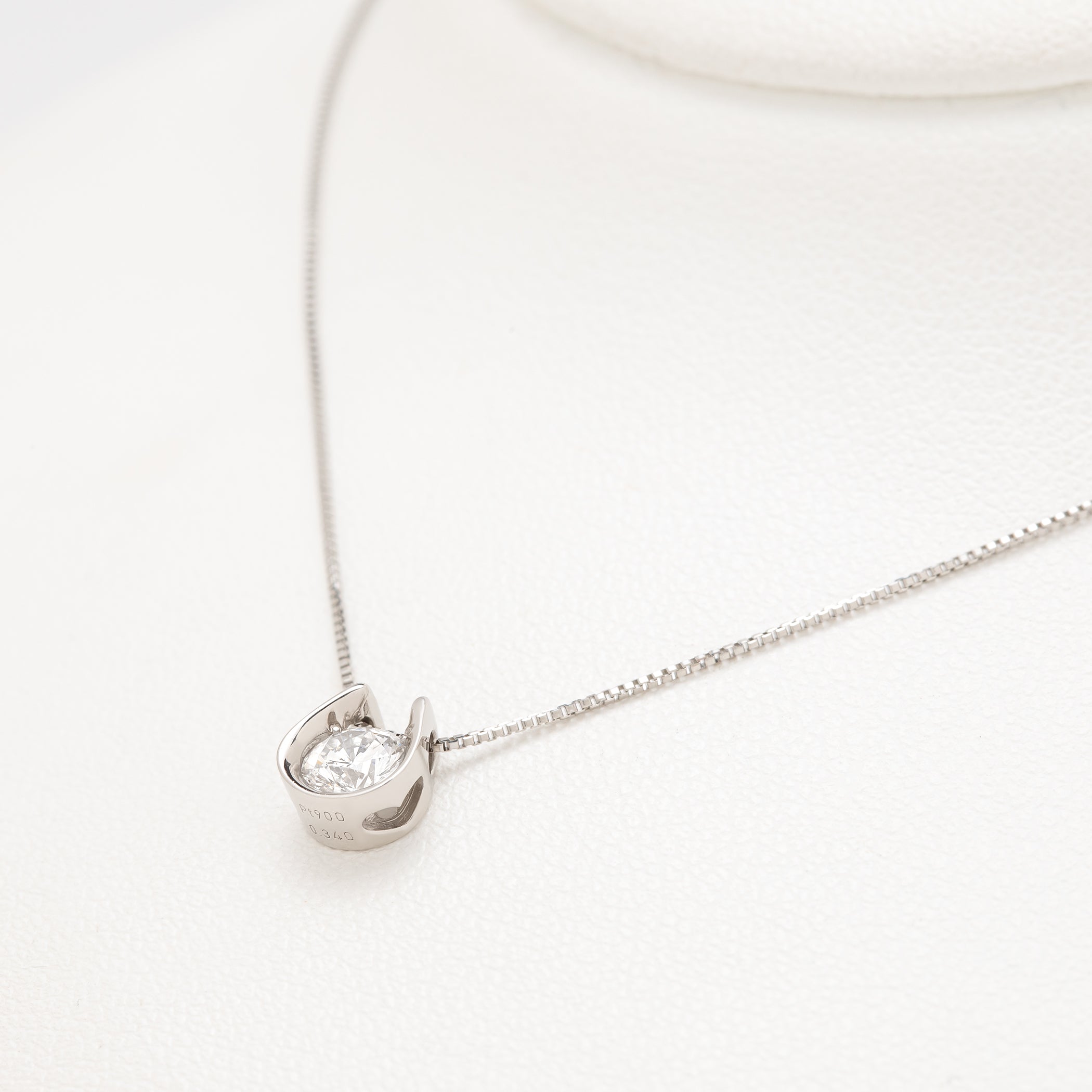 ネックレス ダイヤモンド 11石 0.5ct ホースシュー 馬蹄 pt900