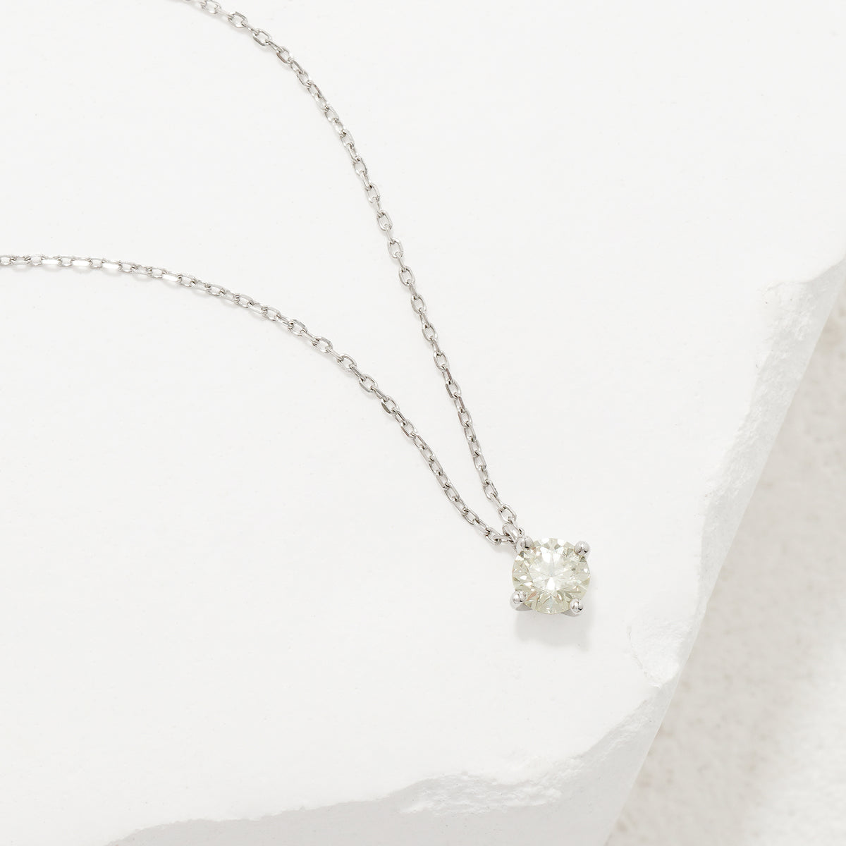 プラチナ ダイヤモンド ネックレス（0.25ct）