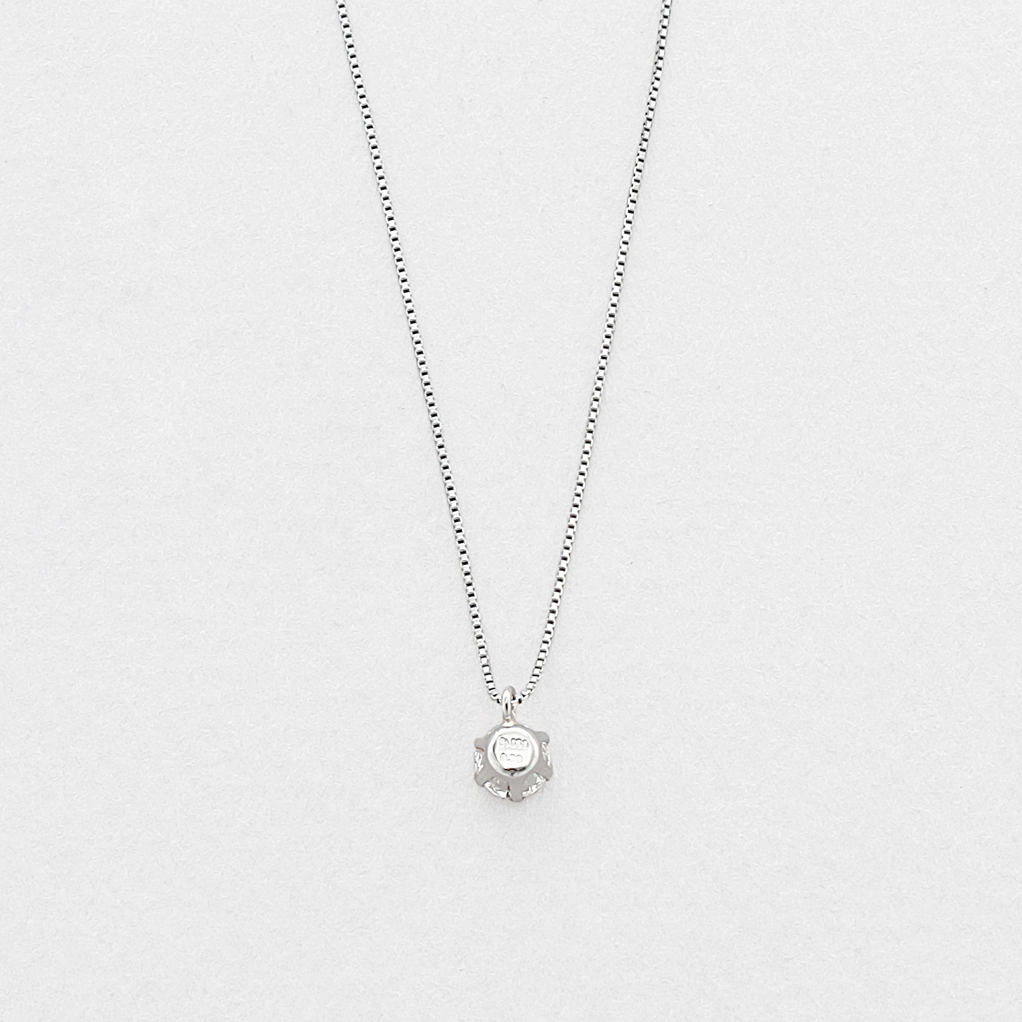 プラチナ ダイヤモンド ネックレス（0.30ct）