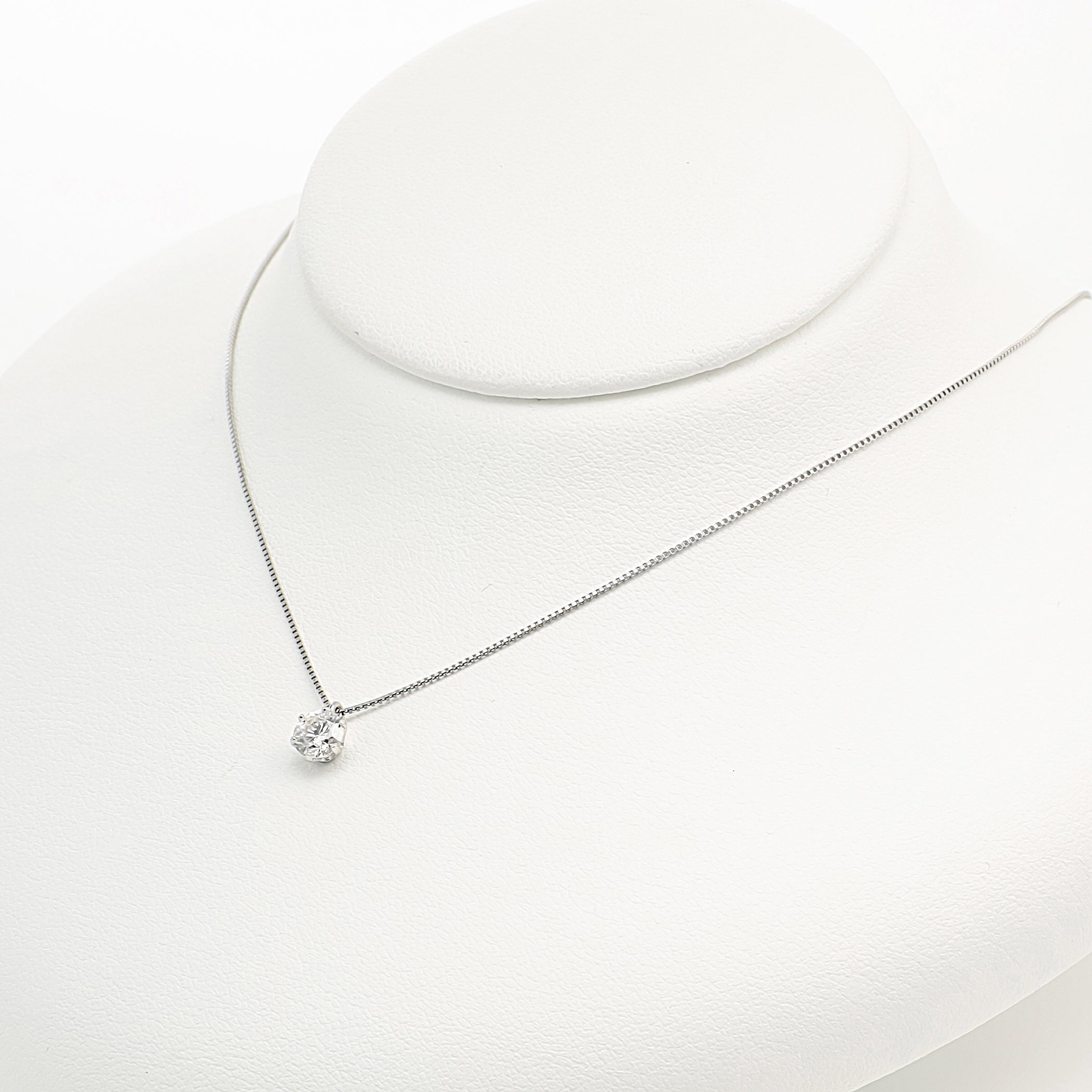 プラチナ ダイヤモンド ネックレス（0.30ct）