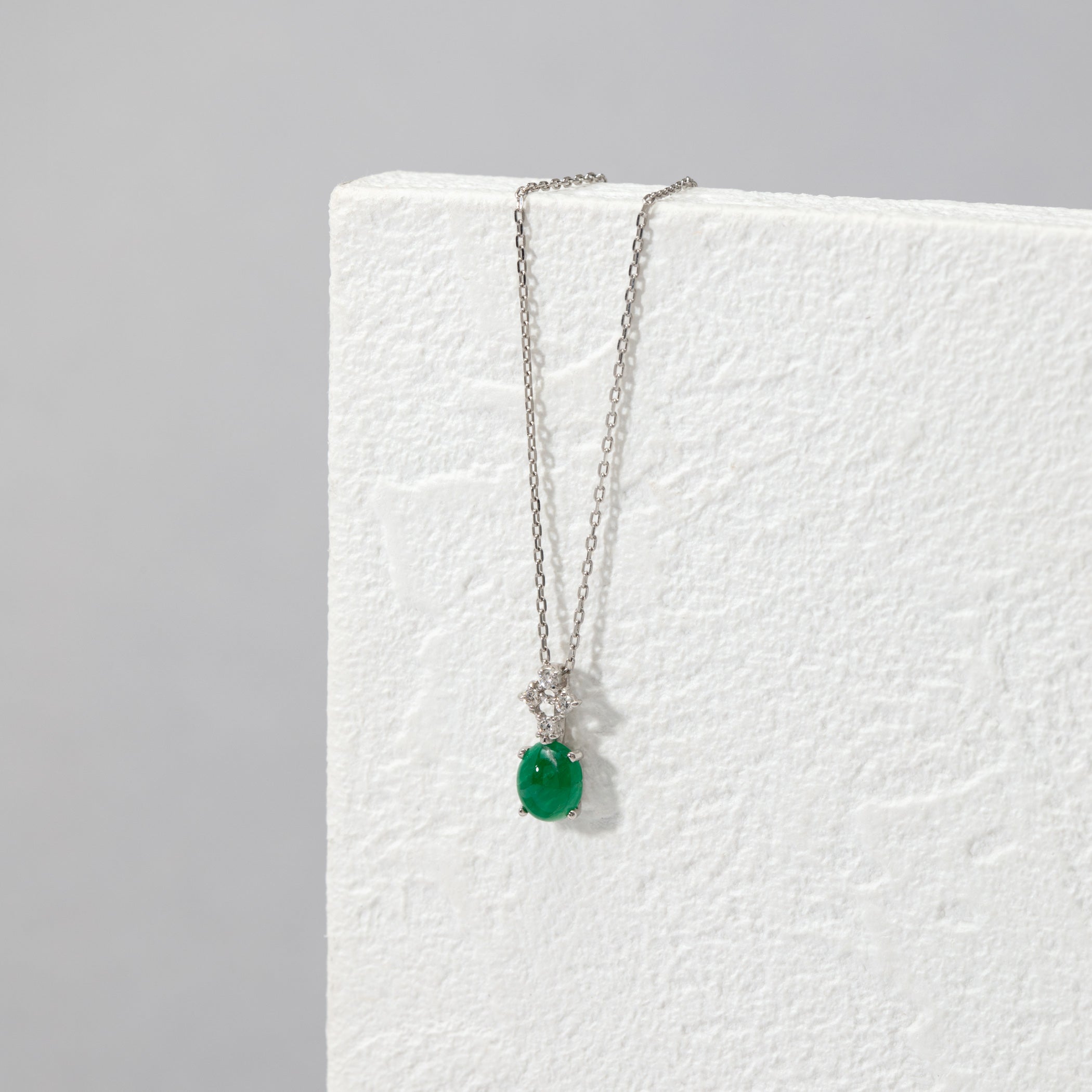 5月誕生石 プラチナ エメラルド ネックレス