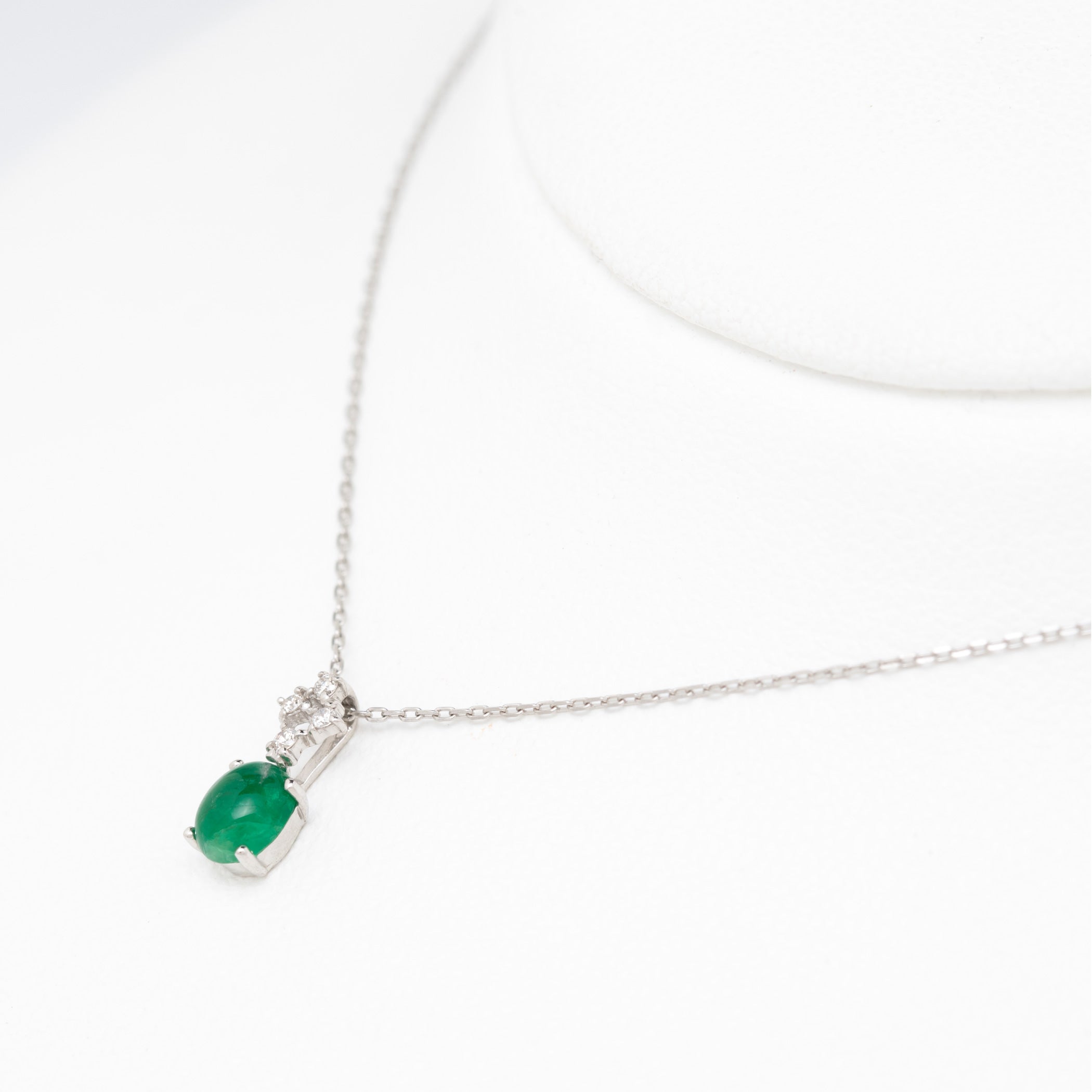 5月誕生石 プラチナ エメラルド ネックレス