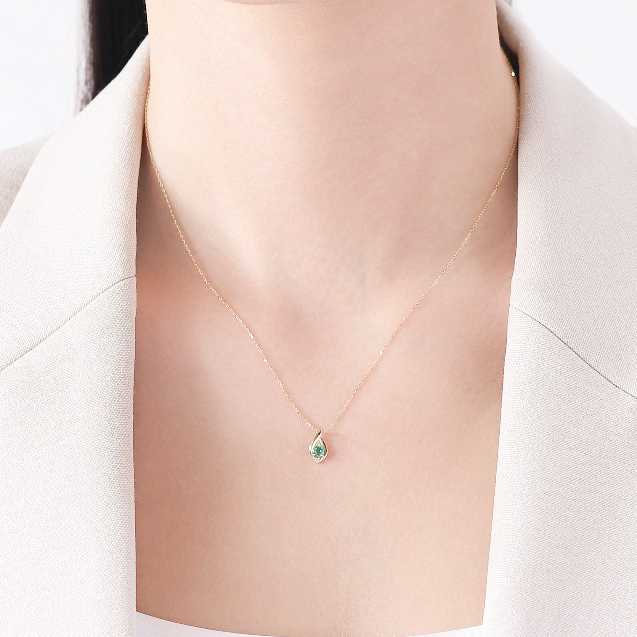 【WEB限定】5月誕生石 K10 イエローゴールド エメラルド しずく ネックレス