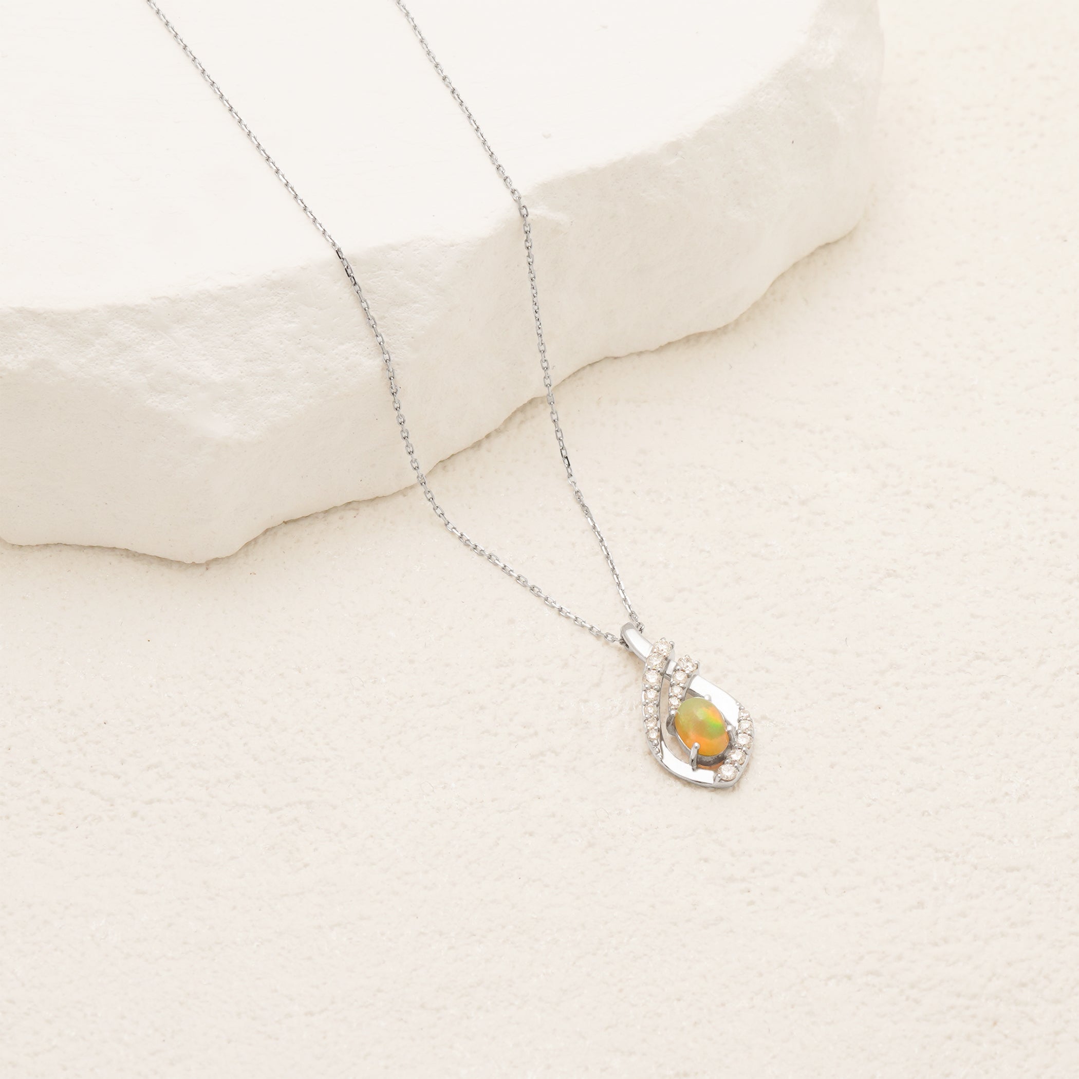 10月誕生石 プラチナ オパール ネックレス – Milluflora | ミル