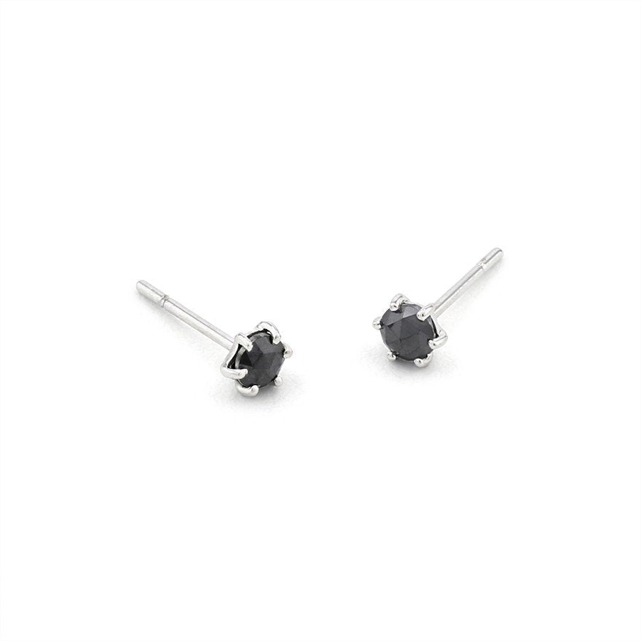 【期間限定セール】K18 ホワイトゴールド ブラックダイヤモンド ピアス（0.2ct）