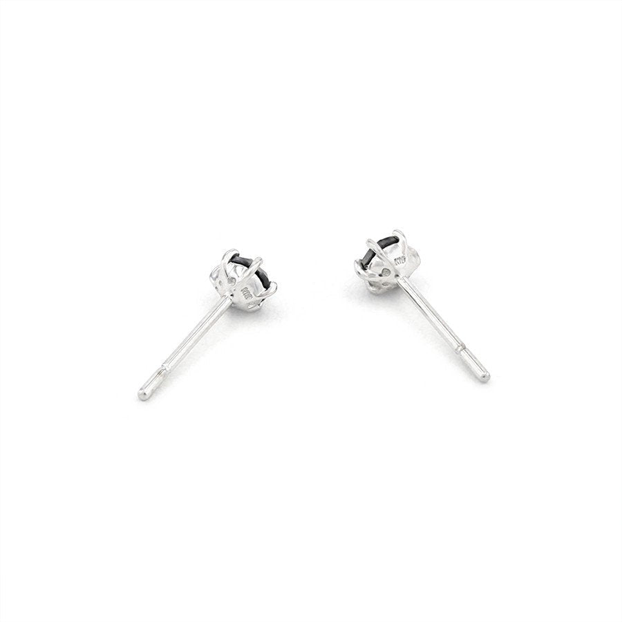 【期間限定セール】K18 ホワイトゴールド ブラックダイヤモンド ピアス（0.2ct）