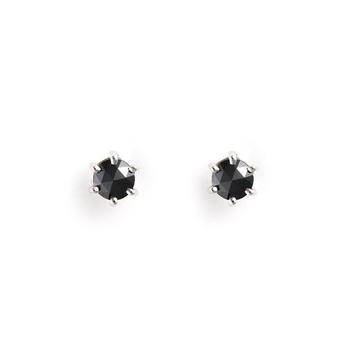 【期間限定セール】K18 ホワイトゴールド ブラックダイヤモンド ピアス（0.2ct）