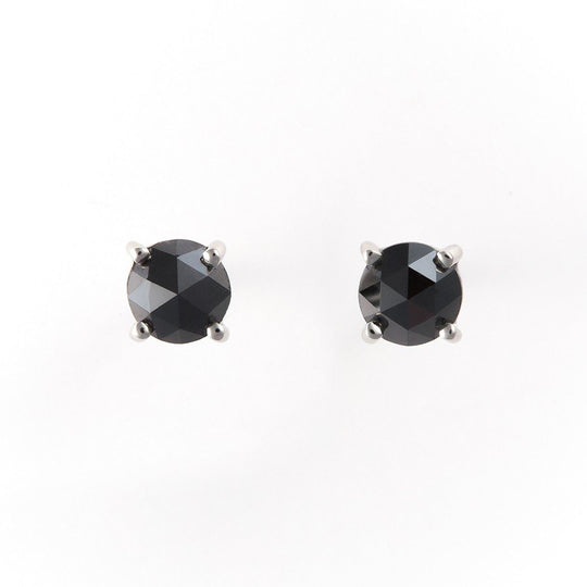 プラチナ ブラックダイヤモンド ピアス（0.5ct）