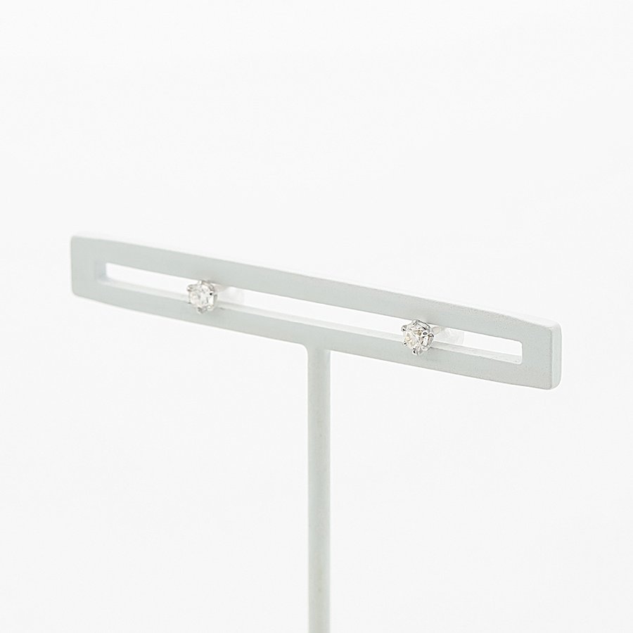 【WEB限定】K18 ホワイトゴールド ダイヤモンド ピアス（0.12ct）