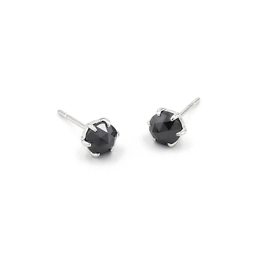 K18 ホワイトゴールド ブラックダイヤモンド ピアス（0.5ct）