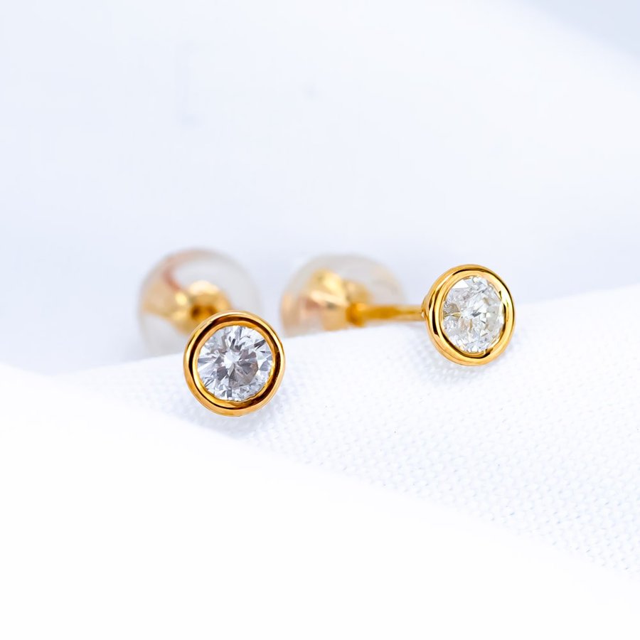 【期間限定セール】WEB限定 K18 イエローゴールド ダイヤモンド ピアス（0.26ct）