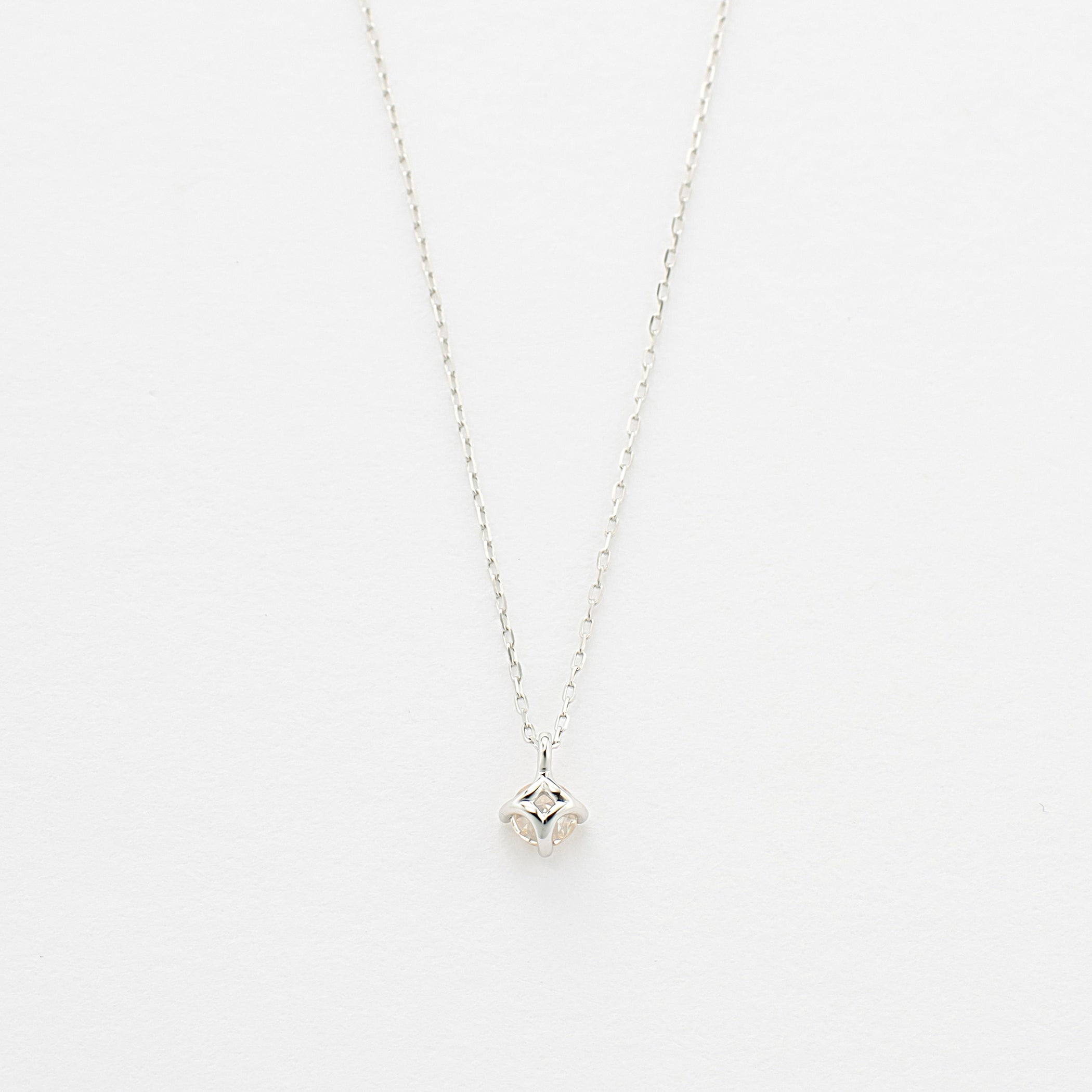 K18 ホワイトゴールド ダイヤモンド ネックレス（0.1ct） – Milluflora