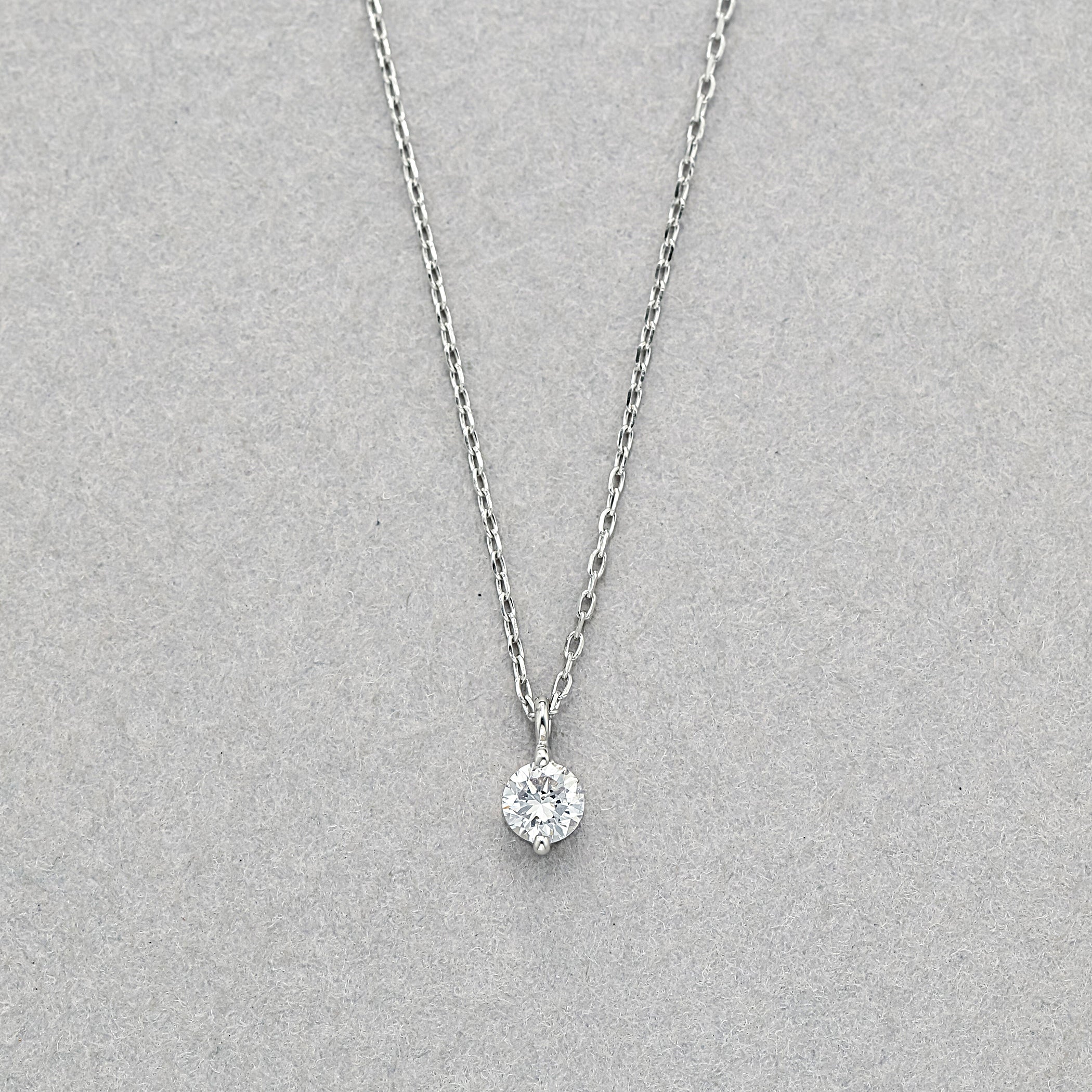 プラチナ ダイヤモンド ネックレス（0.10ct）